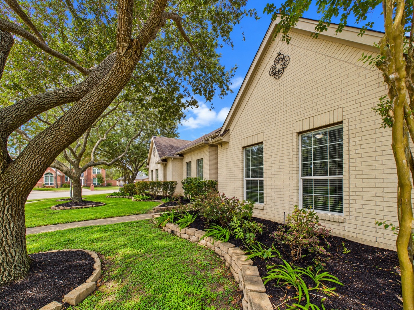 2876 Love Lane, Friendswood, TX 77546