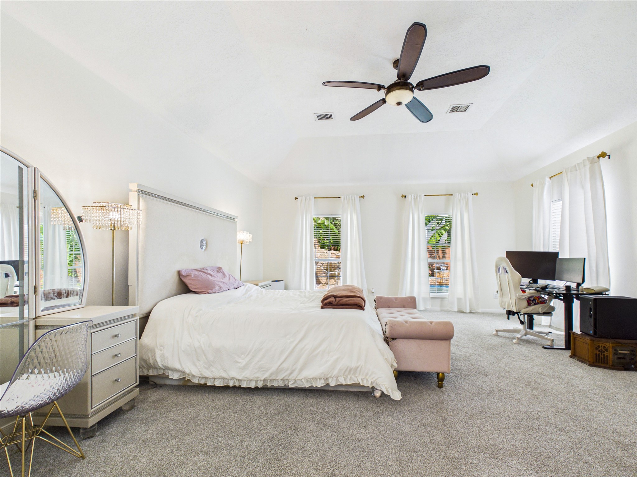 2876 Love Lane, Friendswood, TX 77546