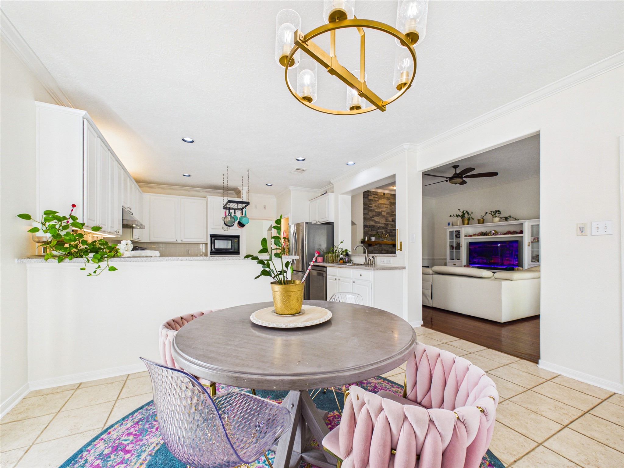 2876 Love Lane, Friendswood, TX 77546