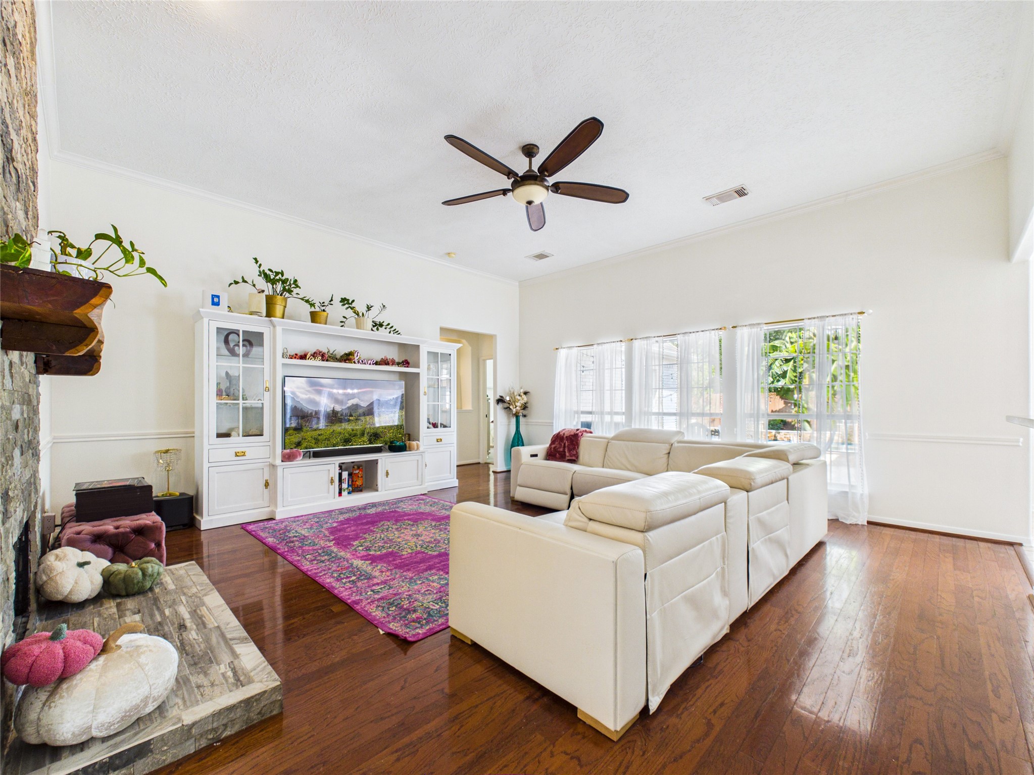 2876 Love Lane, Friendswood, TX 77546