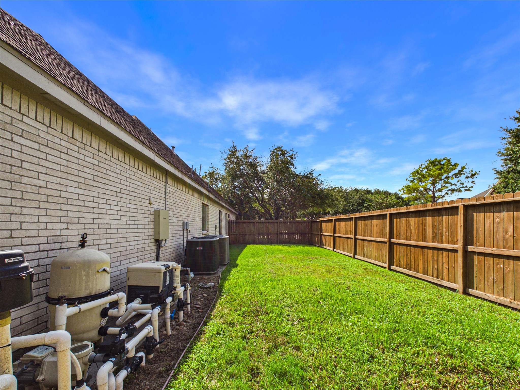 2876 Love Lane, Friendswood, TX 77546