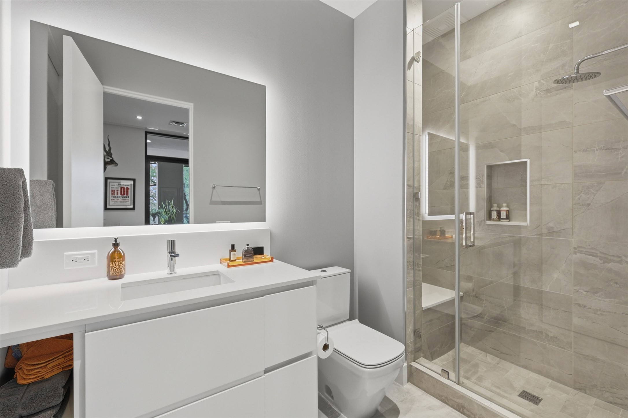 En-suite bathroom.