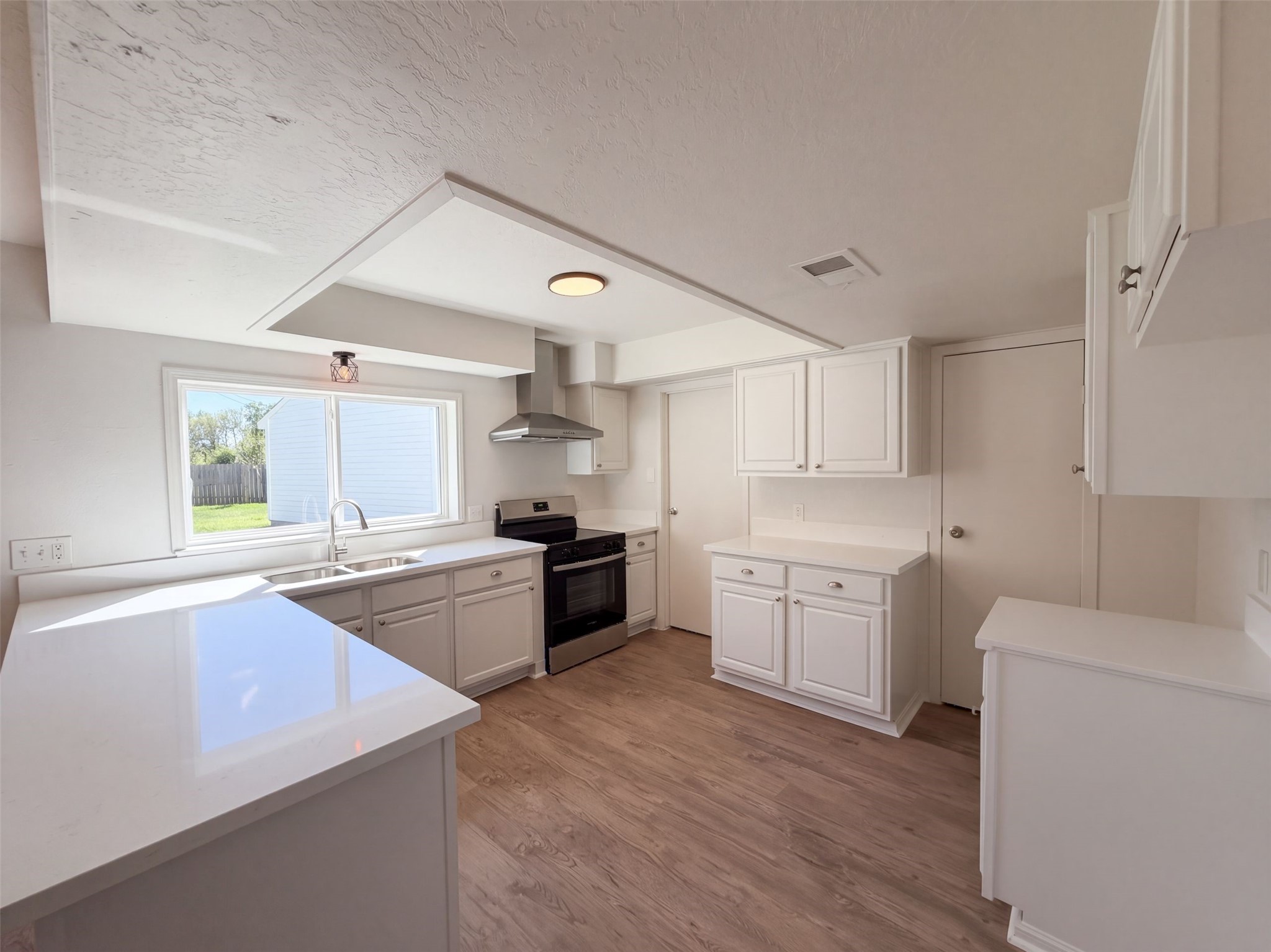 8403 Lone Quail Drive, Houston, TX 77489