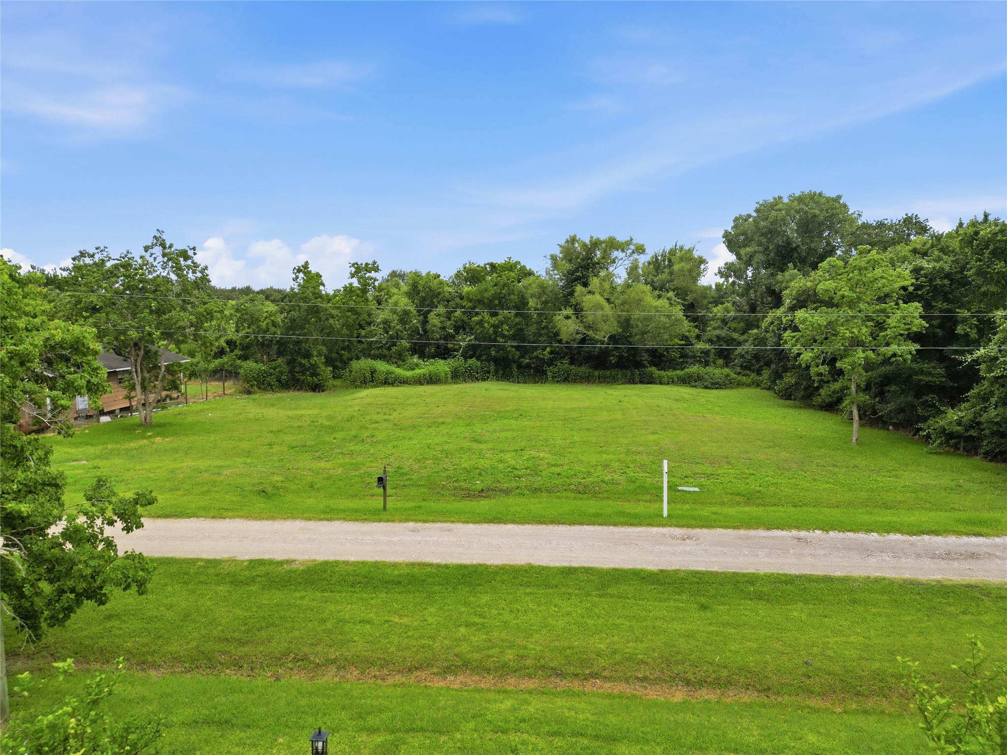 7117 Lewis Road, Hitchcock, TX 77563