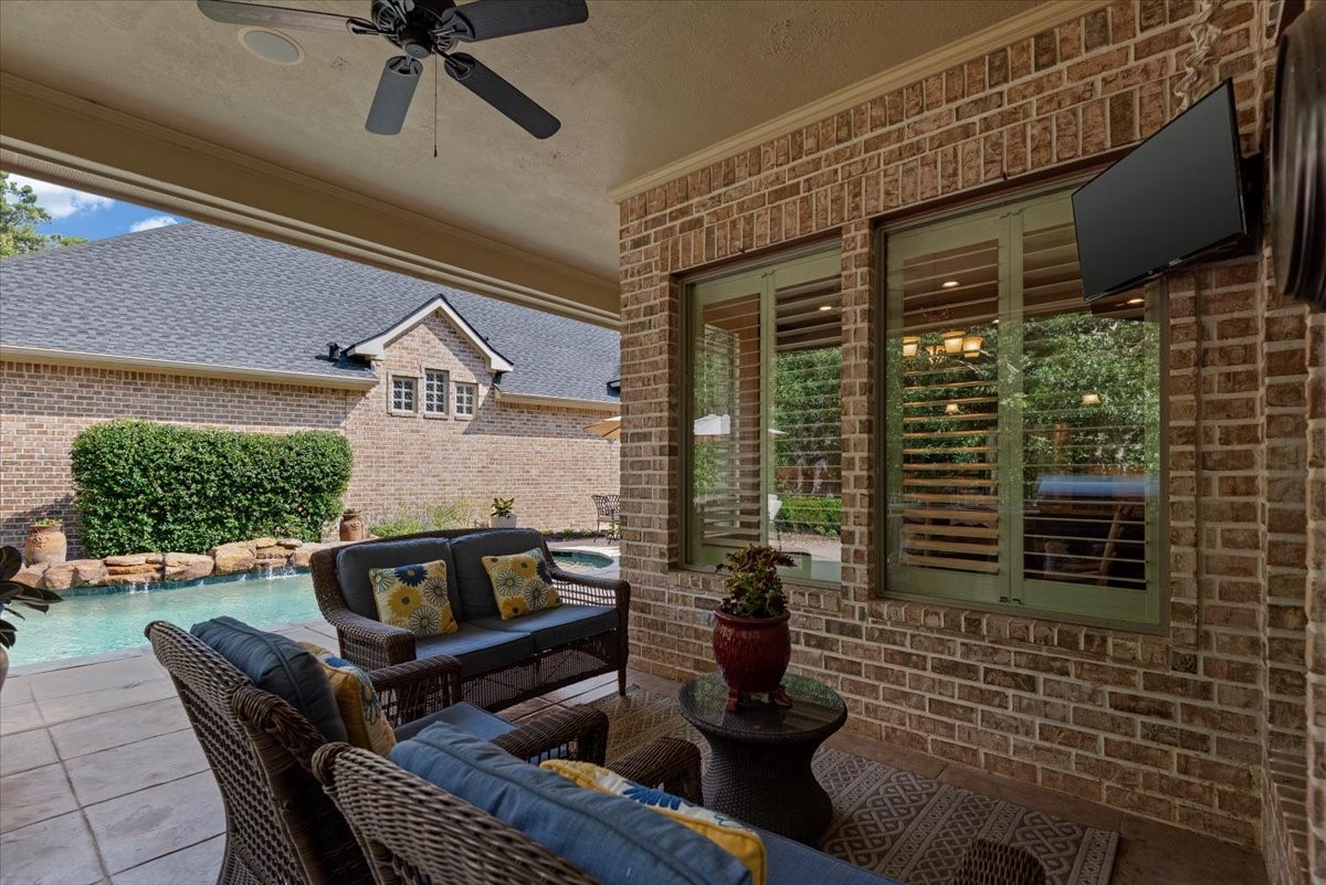 View 2 of the patio.