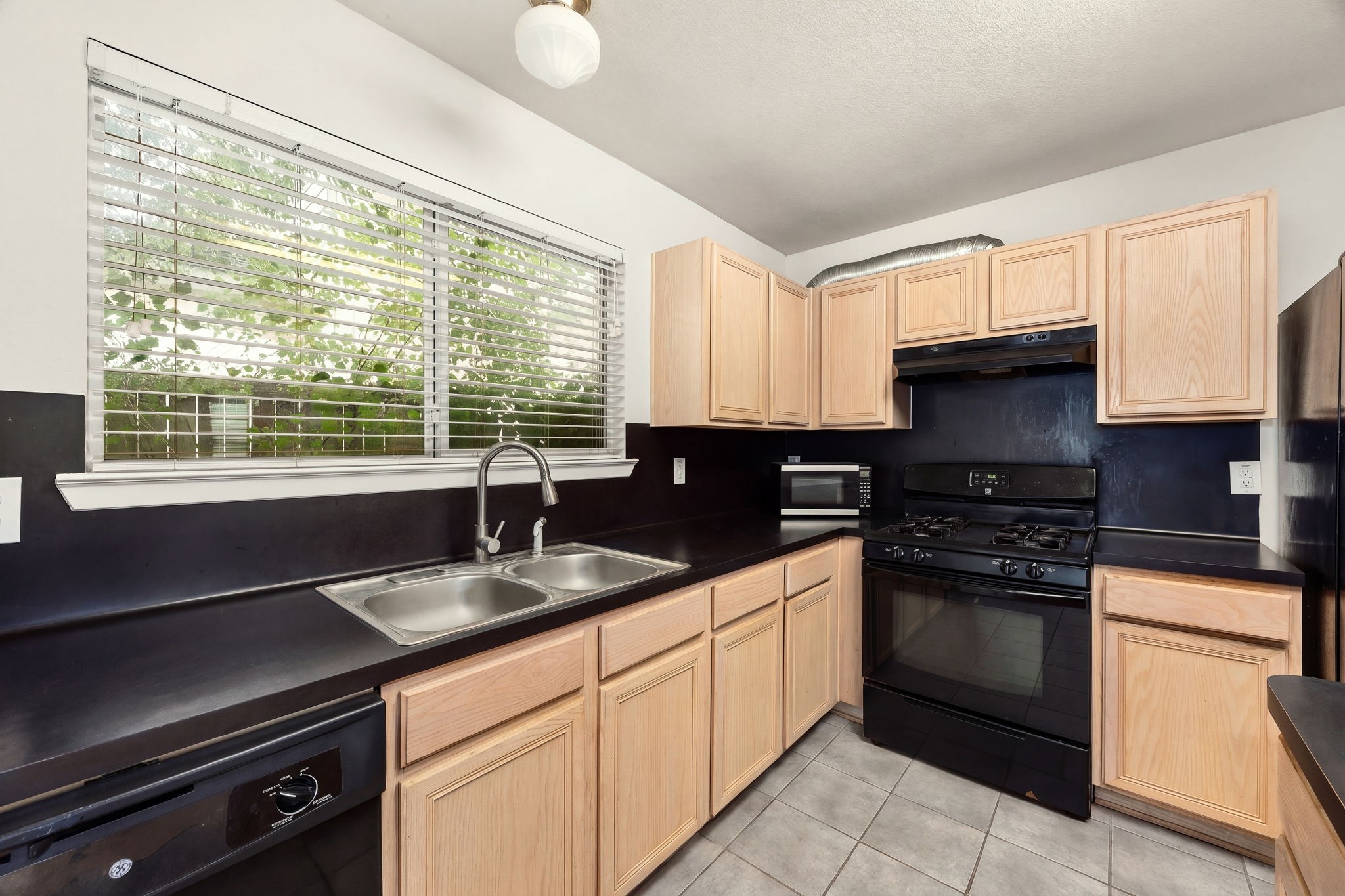 11728 Chanteloup Drive, Houston, TX 77047