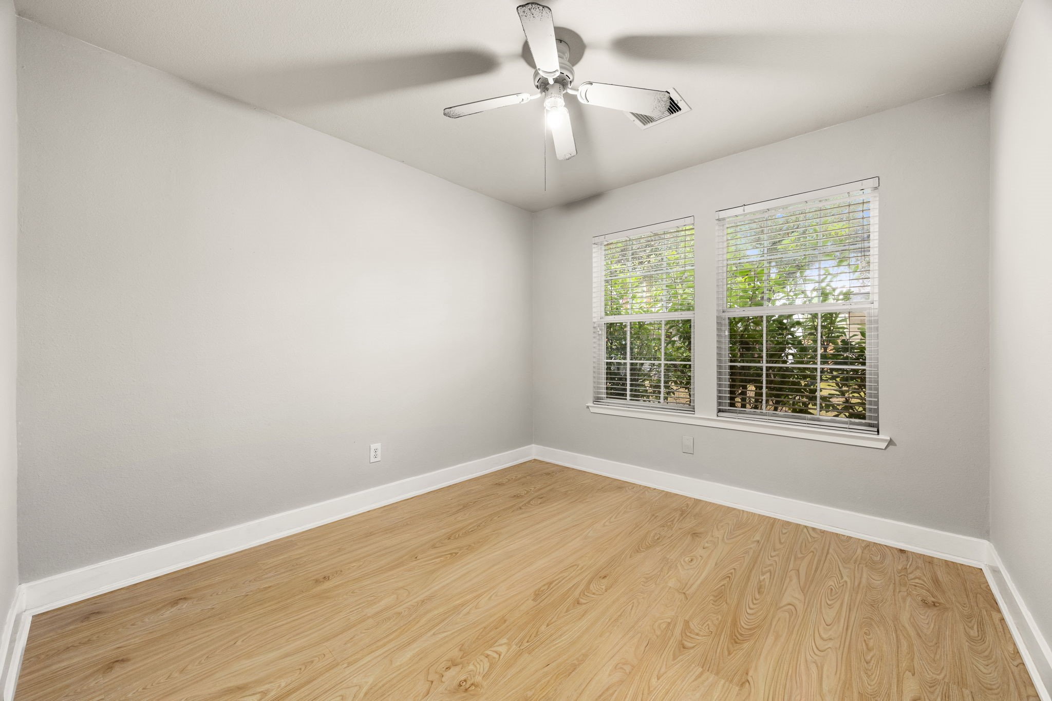 11728 Chanteloup Drive, Houston, TX 77047