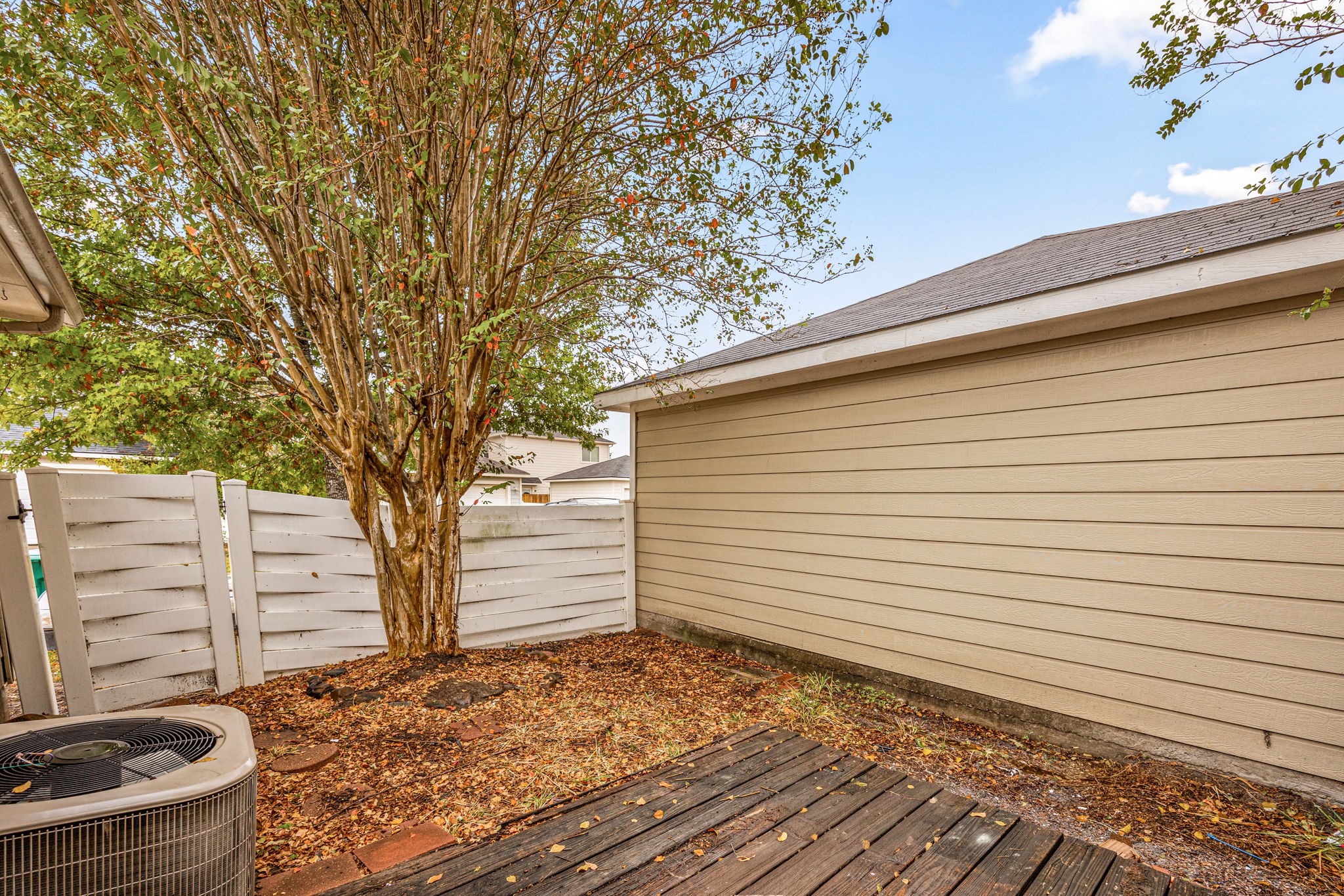 11728 Chanteloup Drive, Houston, TX 77047