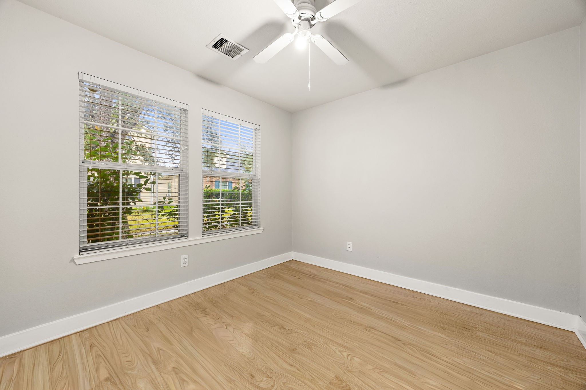 11728 Chanteloup Drive, Houston, TX 77047