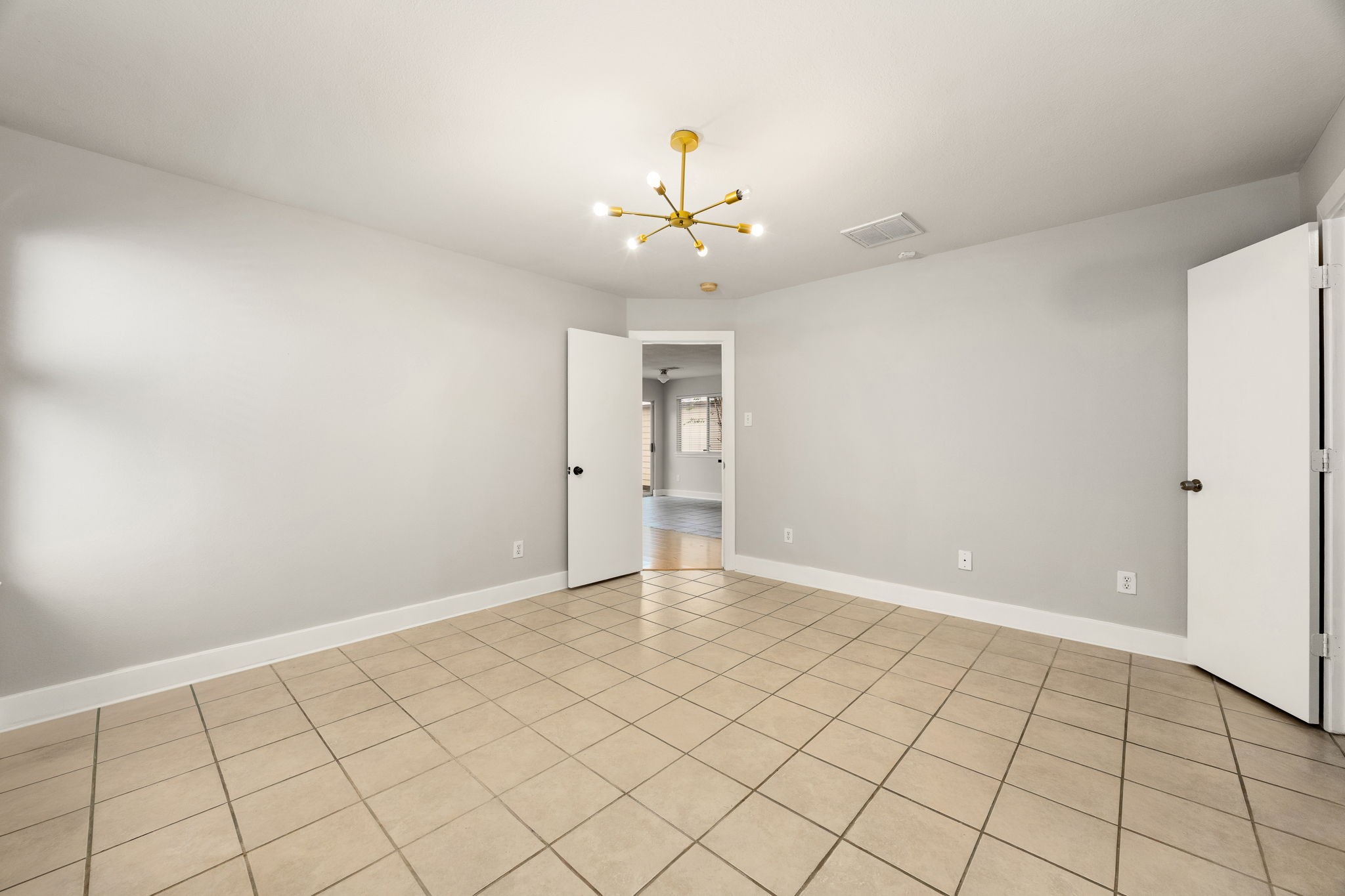 11728 Chanteloup Drive, Houston, TX 77047