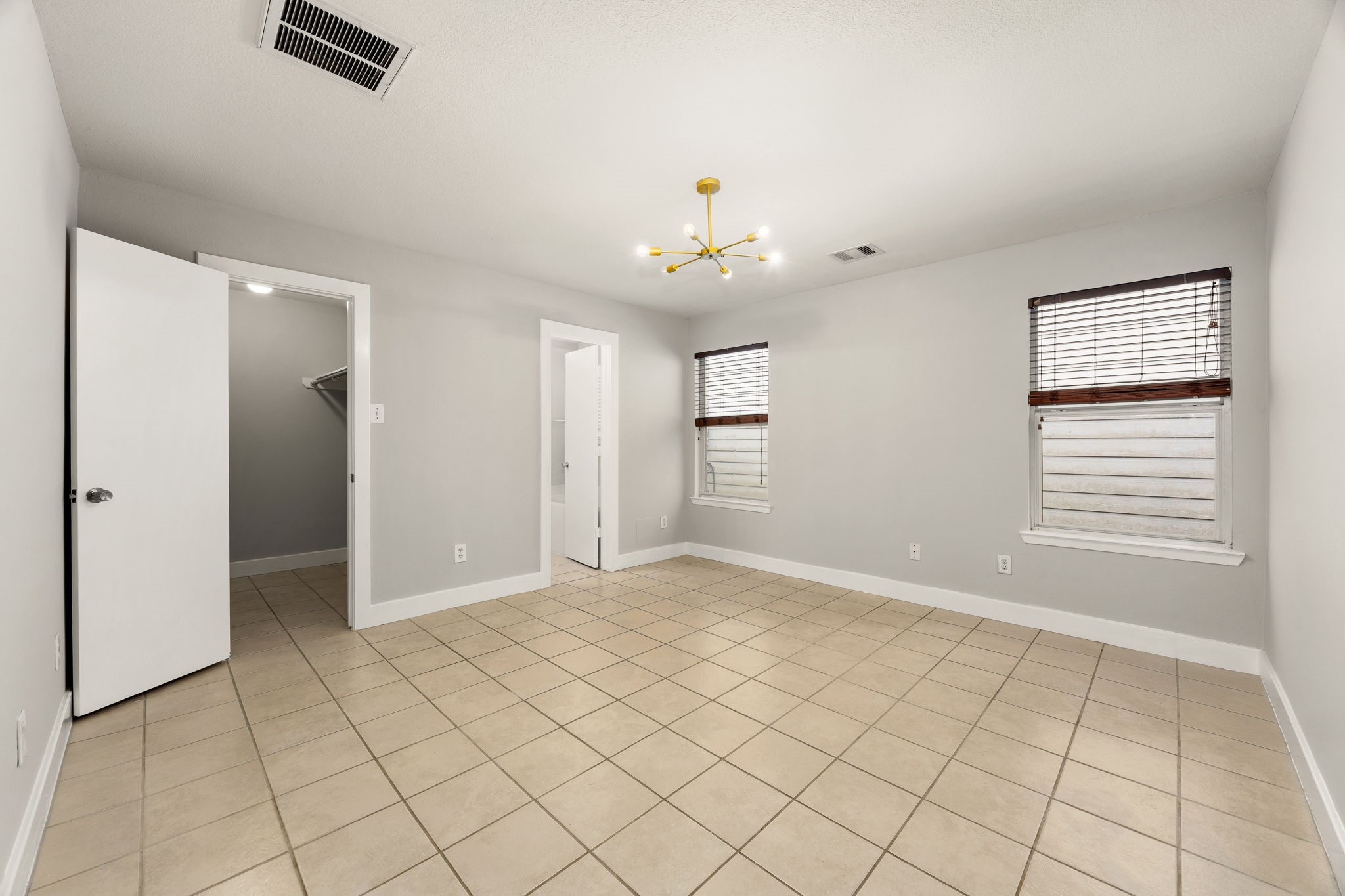 11728 Chanteloup Drive, Houston, TX 77047