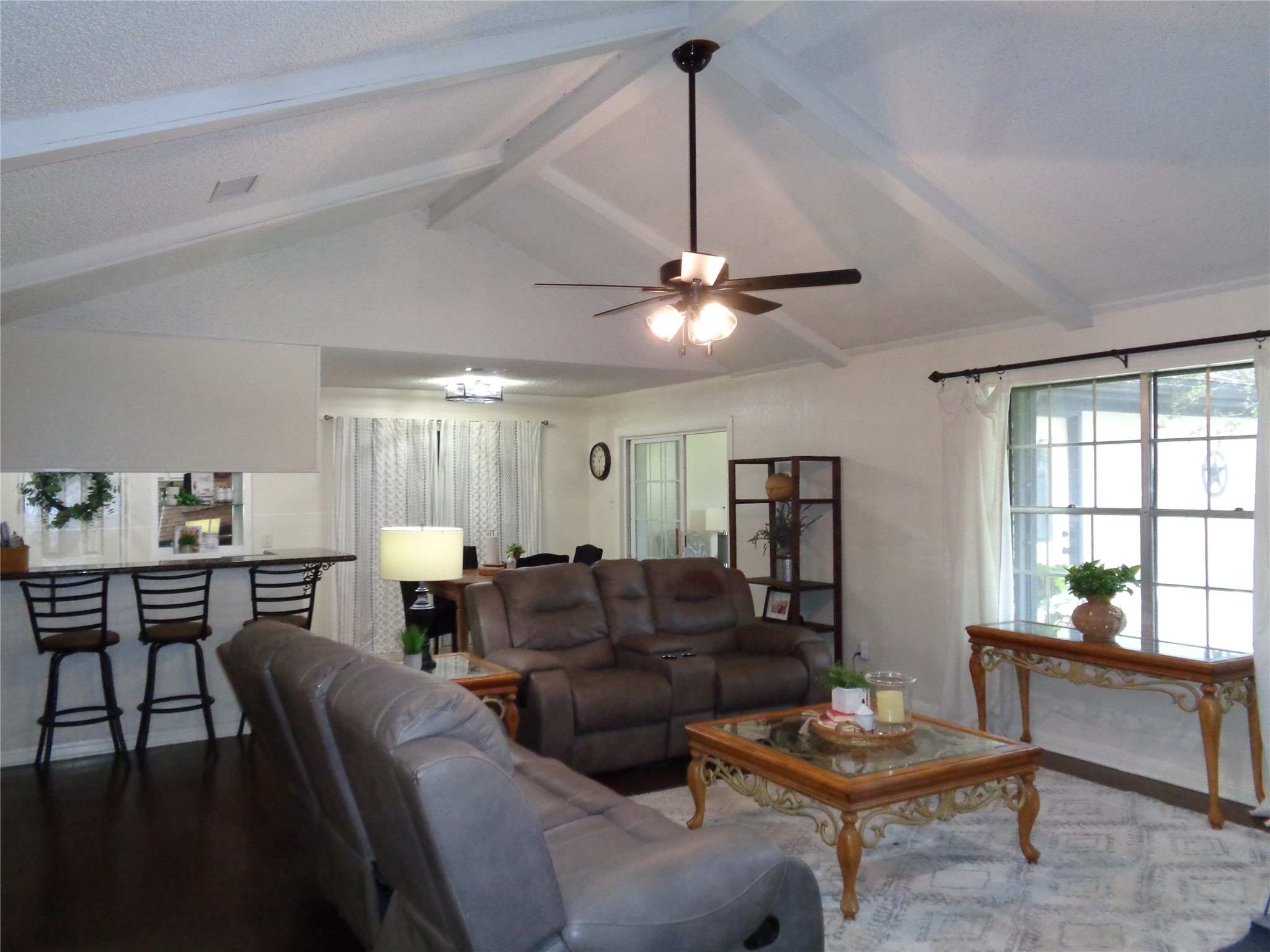 Enjoy all the natural lighting!