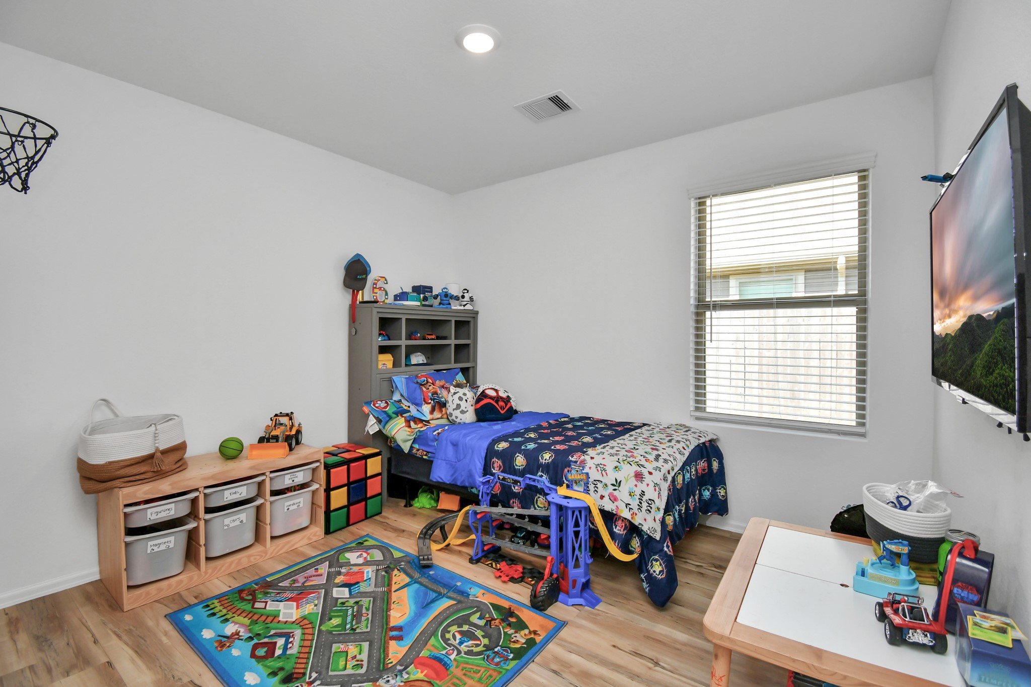 932 Gentle Moss Drive, Magnolia, TX 77354