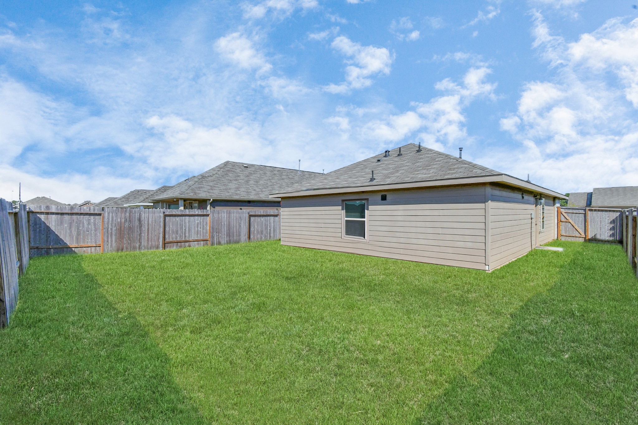 932 Gentle Moss Drive, Magnolia, TX 77354