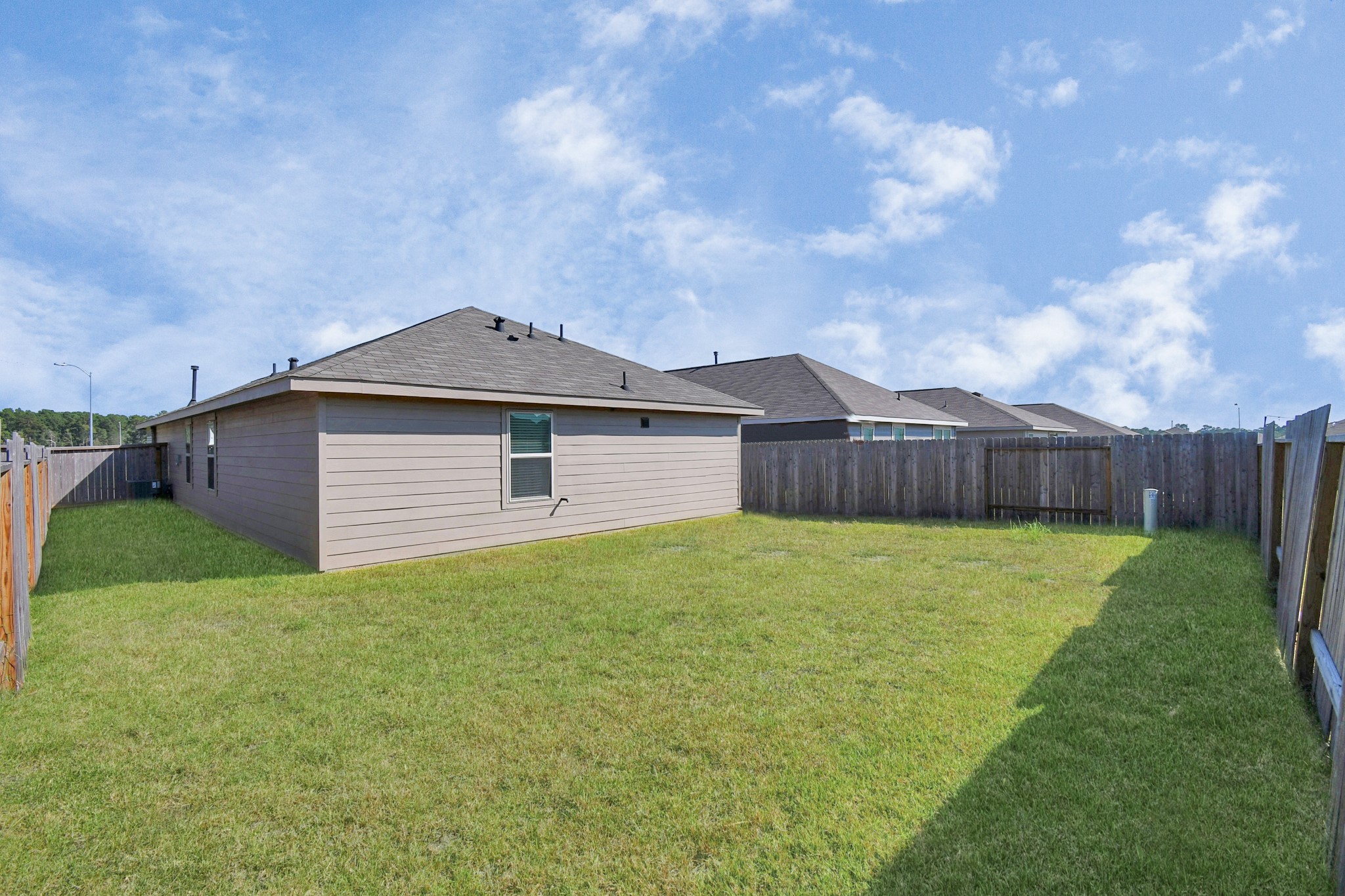 932 Gentle Moss Drive, Magnolia, TX 77354