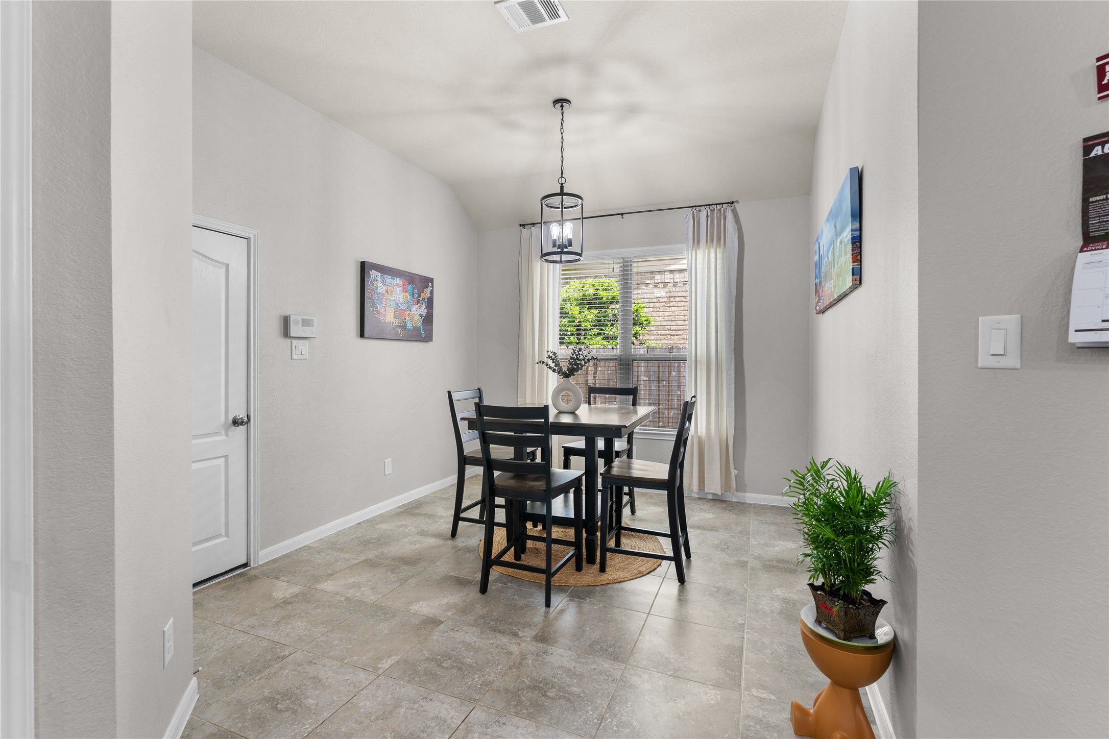 Casual breakfast area.