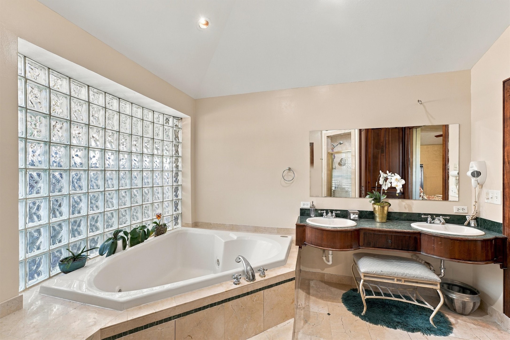 11802 Stillwater Drive, Houston, TX 77070