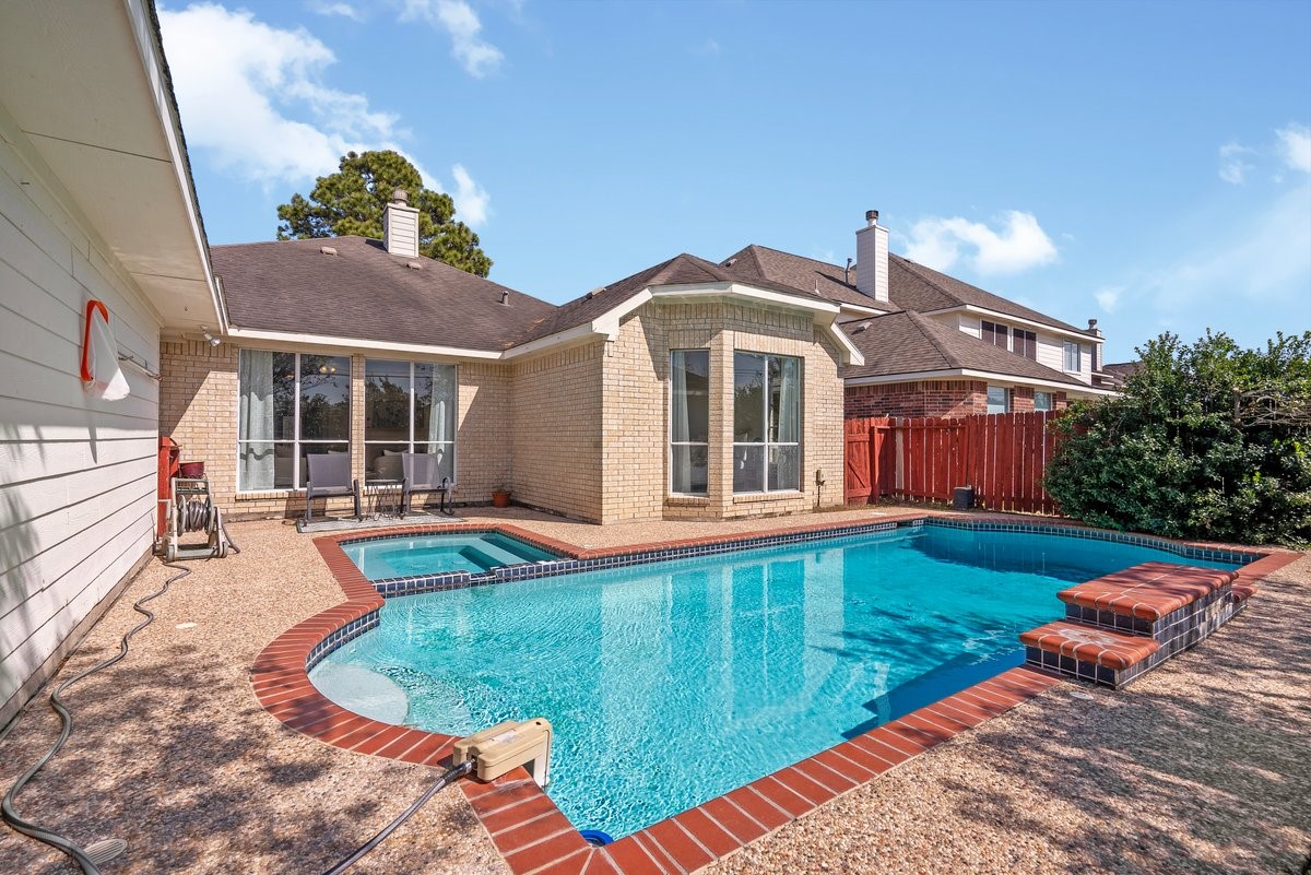 16715 Shallow Ridge Boulevard, Houston, TX 77095
