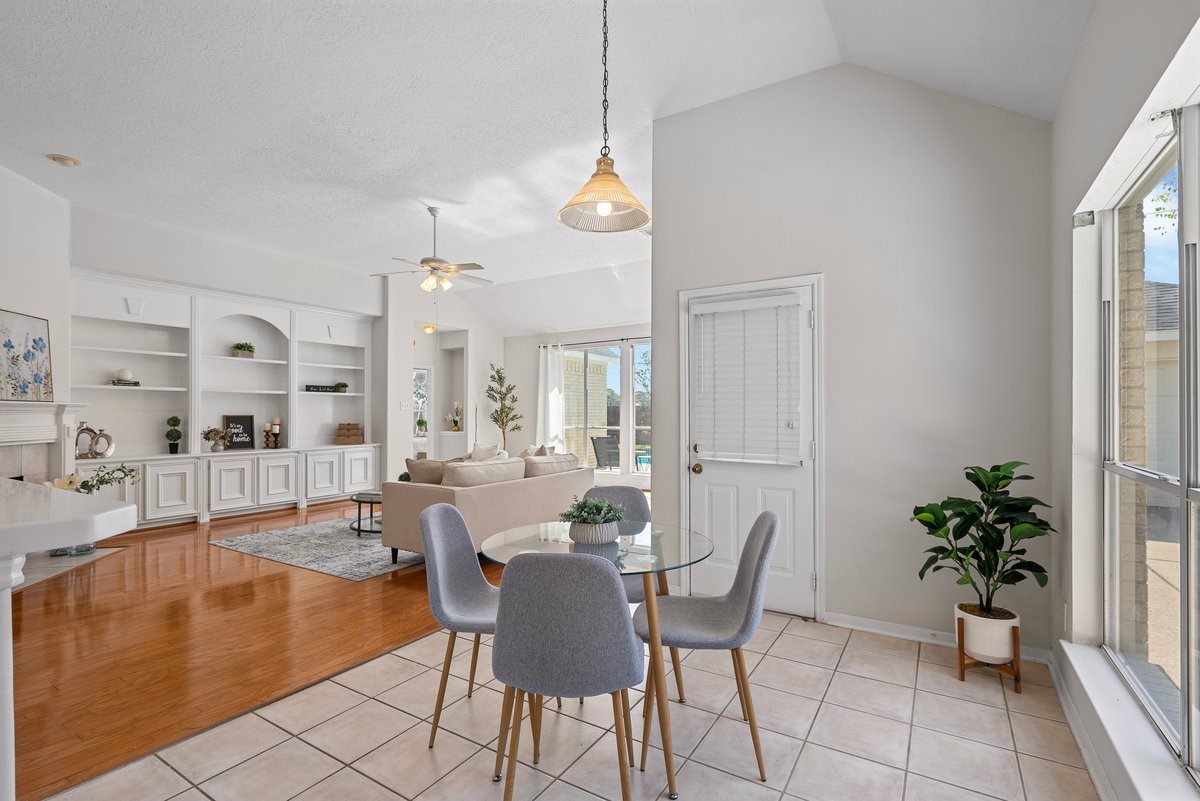 16715 Shallow Ridge Boulevard, Houston, TX 77095