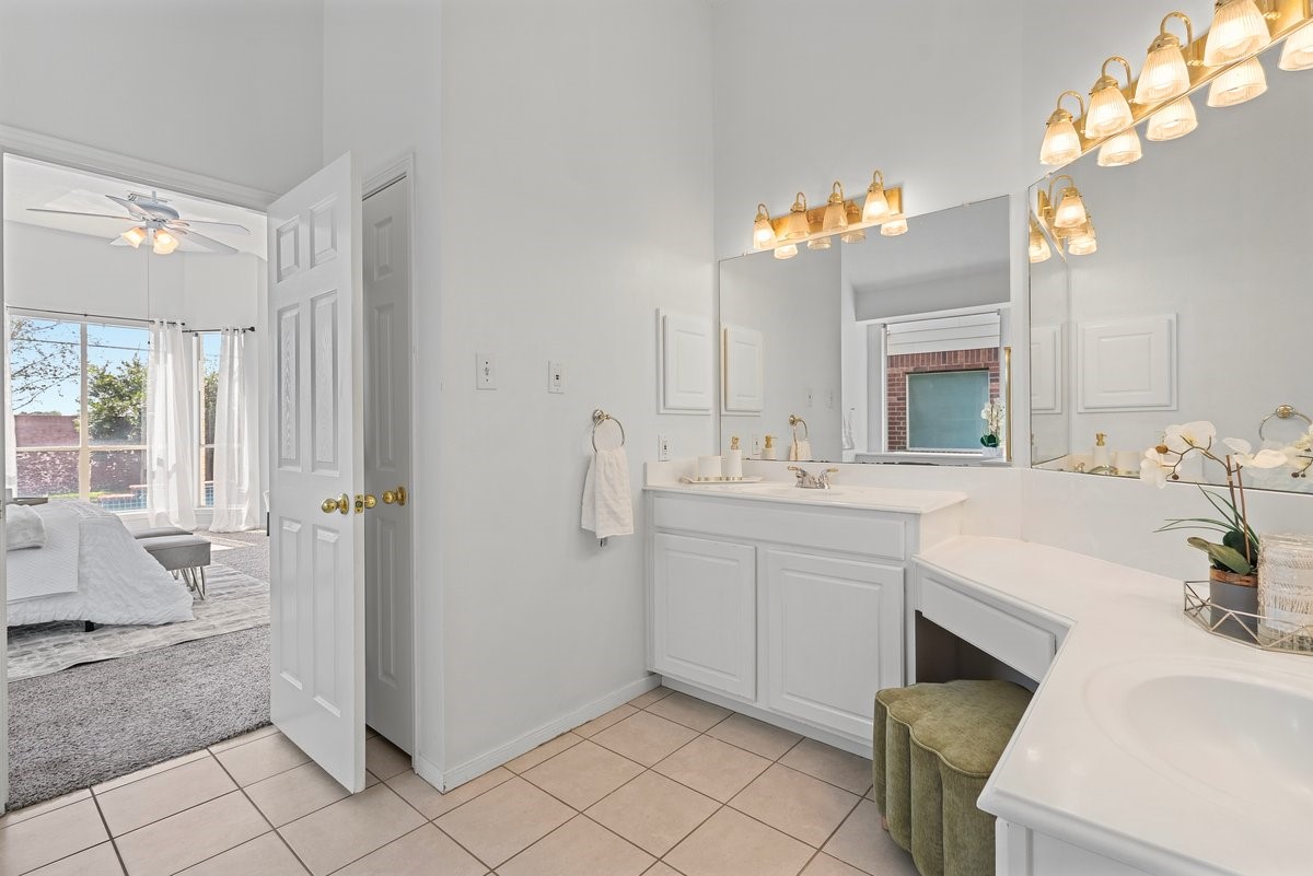 16715 Shallow Ridge Boulevard, Houston, TX 77095