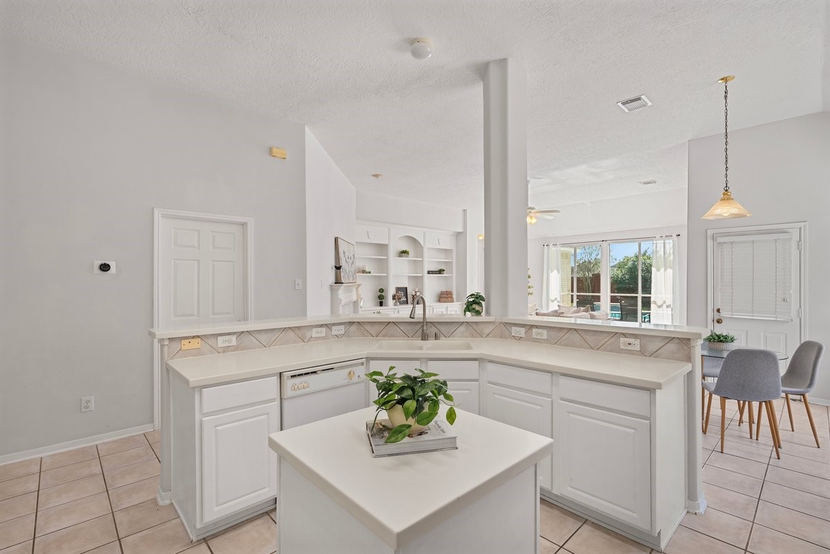 16715 Shallow Ridge Boulevard, Houston, TX 77095