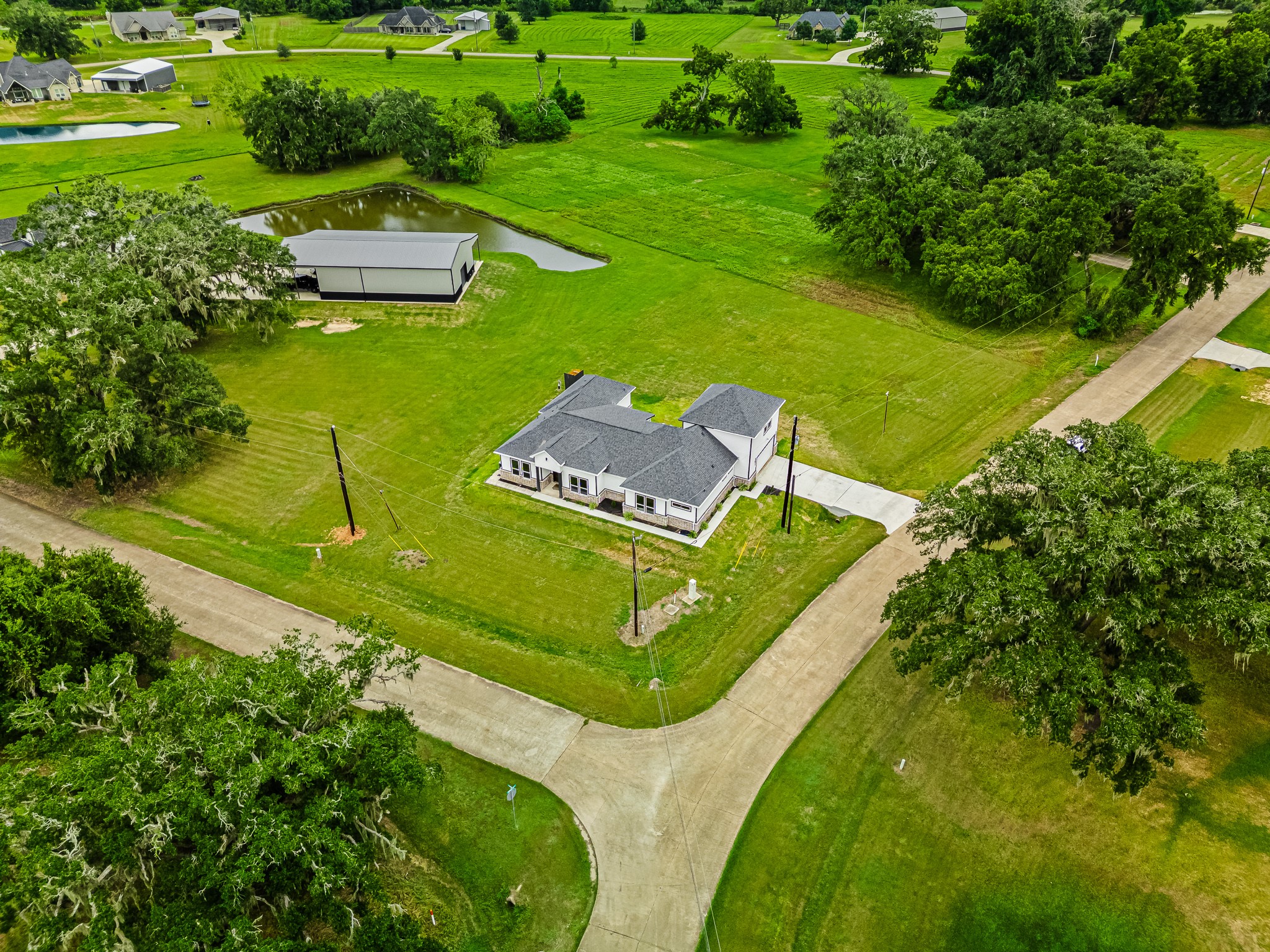 500 Campfire Trail, Angleton, TX 77515
