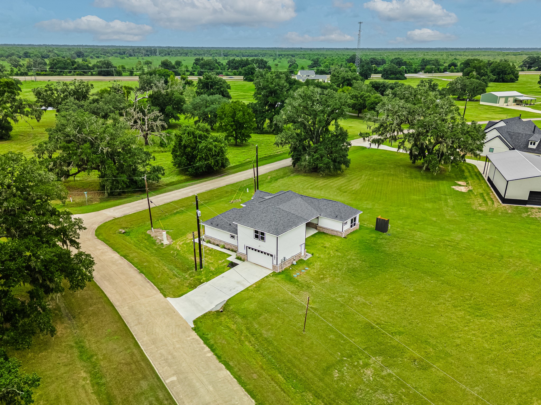 500 Campfire Trail, Angleton, TX 77515
