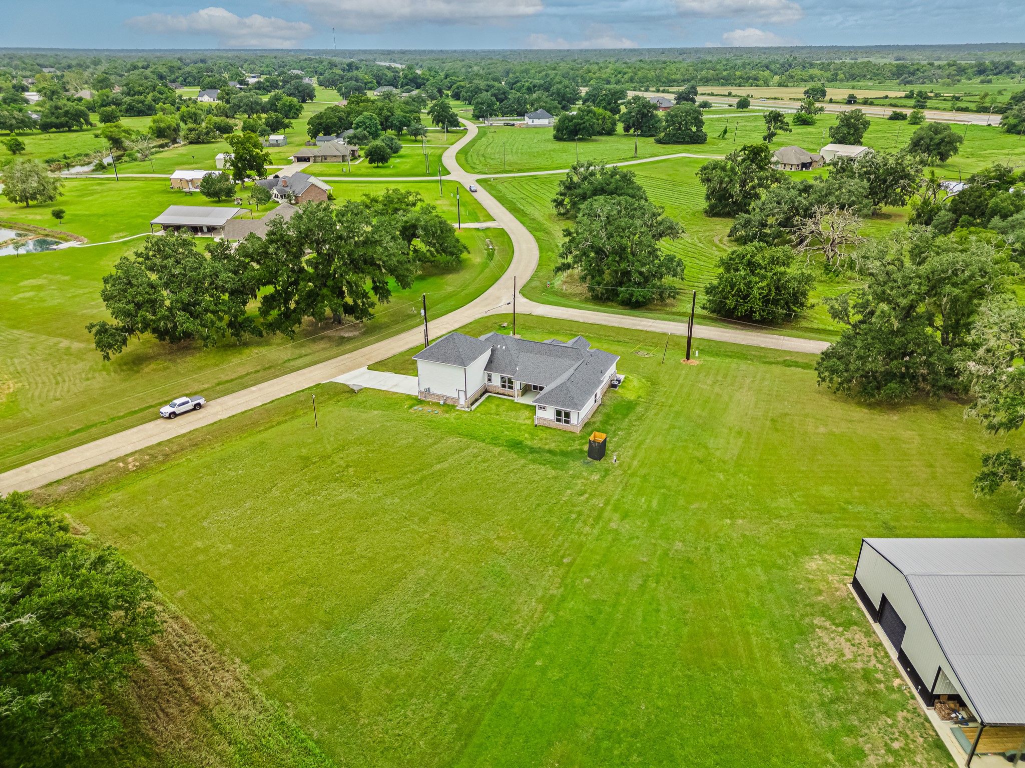 500 Campfire Trail, Angleton, TX 77515