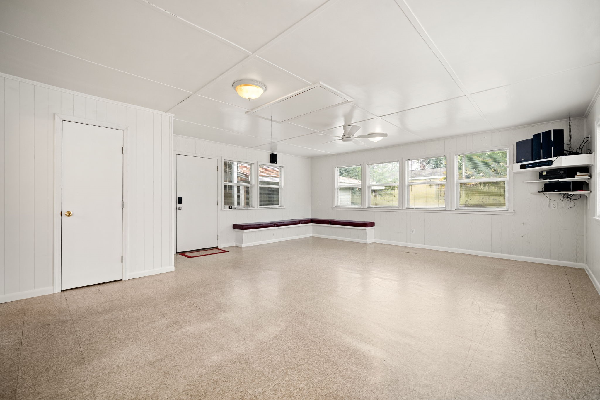 221 11th Street, San Leon, TX 77539