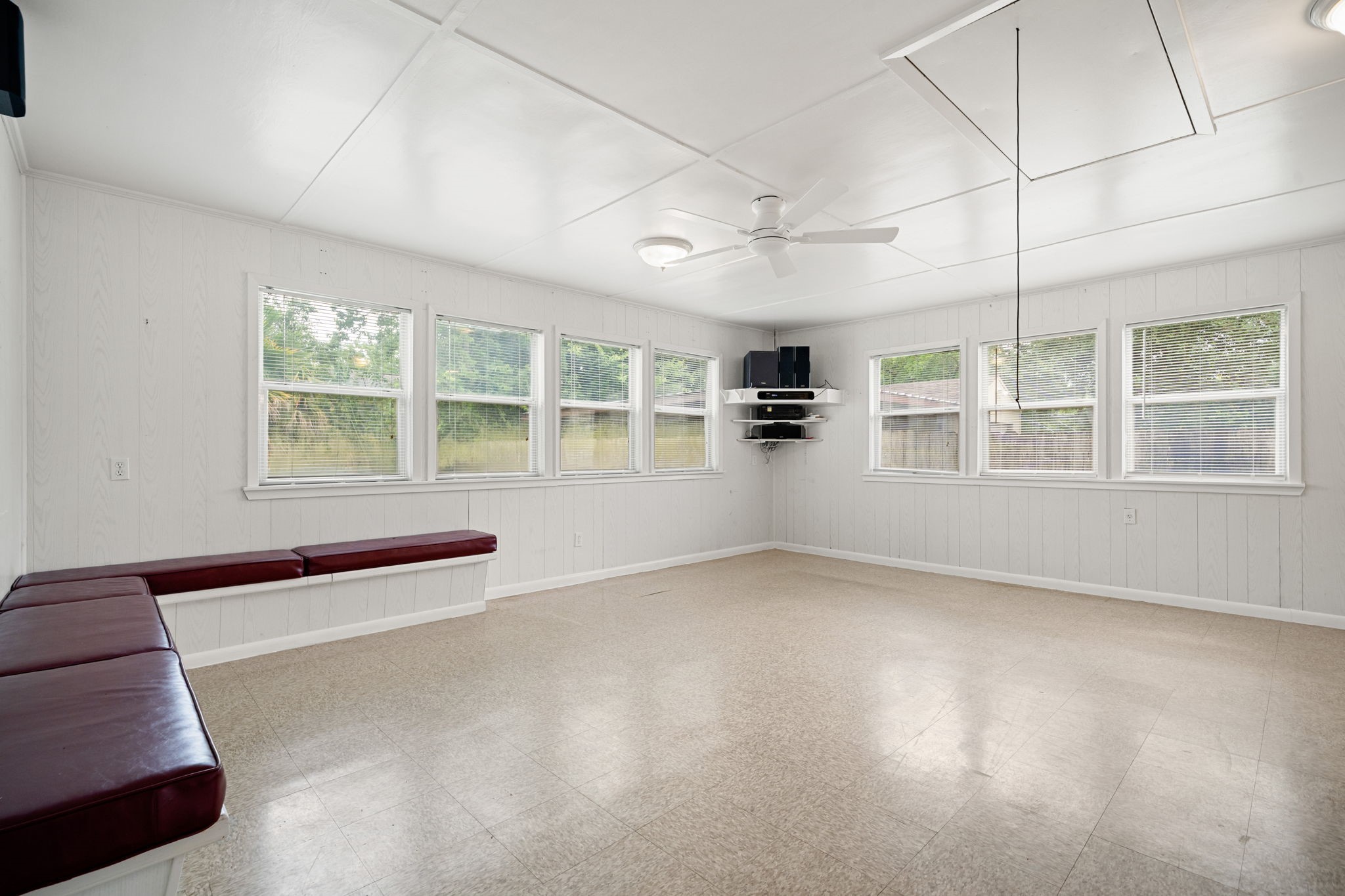 221 11th Street, San Leon, TX 77539