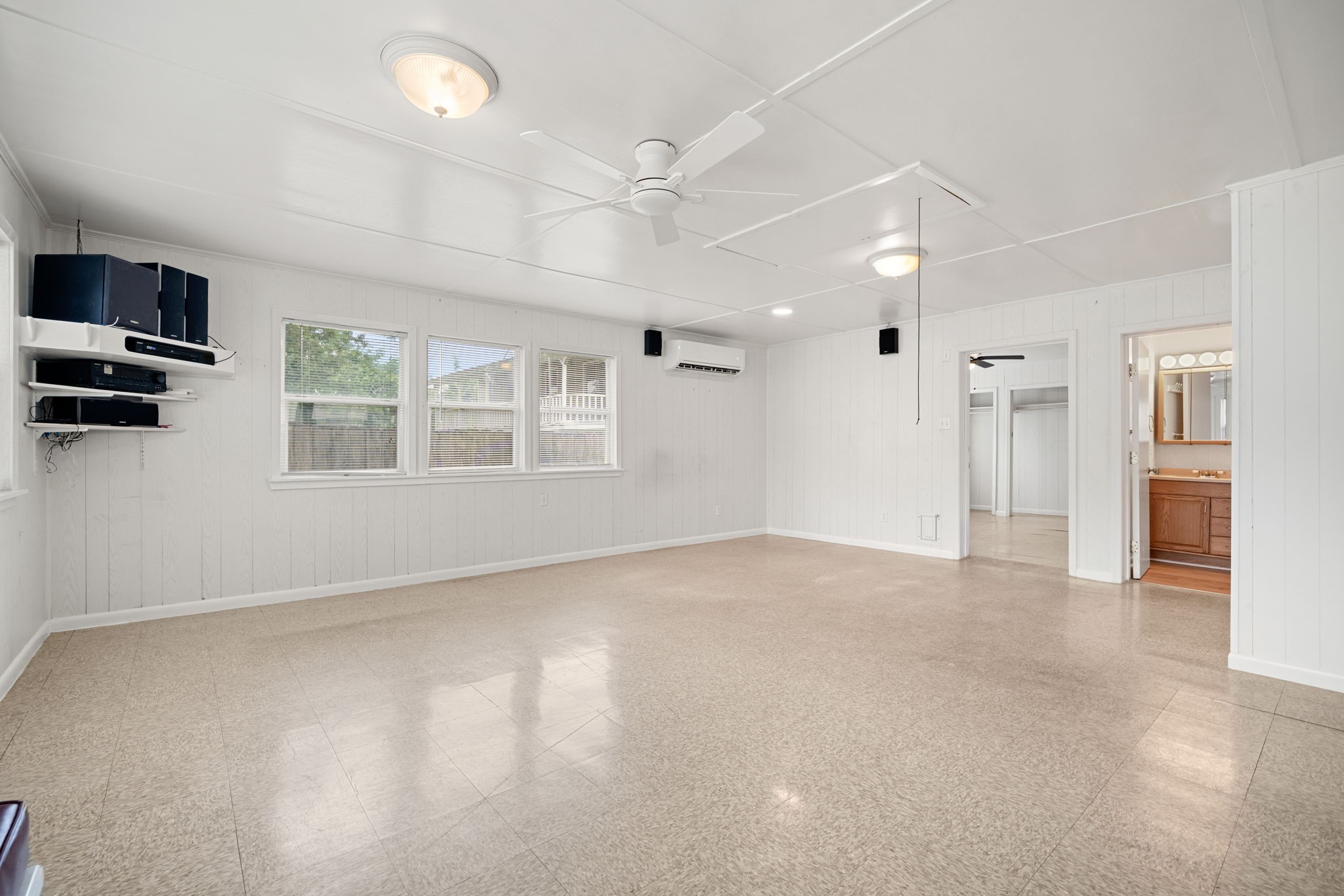 221 11th Street, San Leon, TX 77539