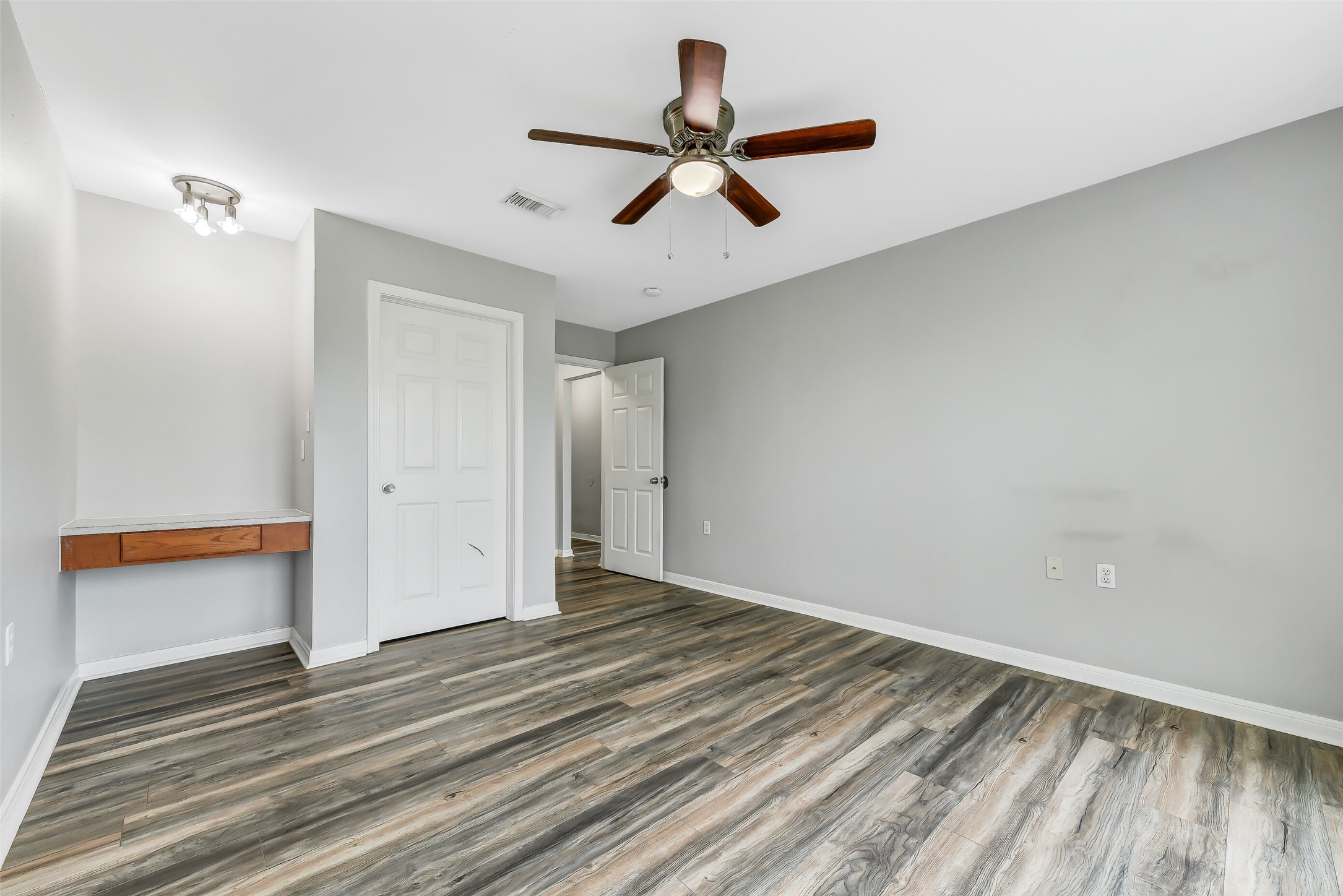 1C Prairie Knoll Drive, La Marque, TX 77510