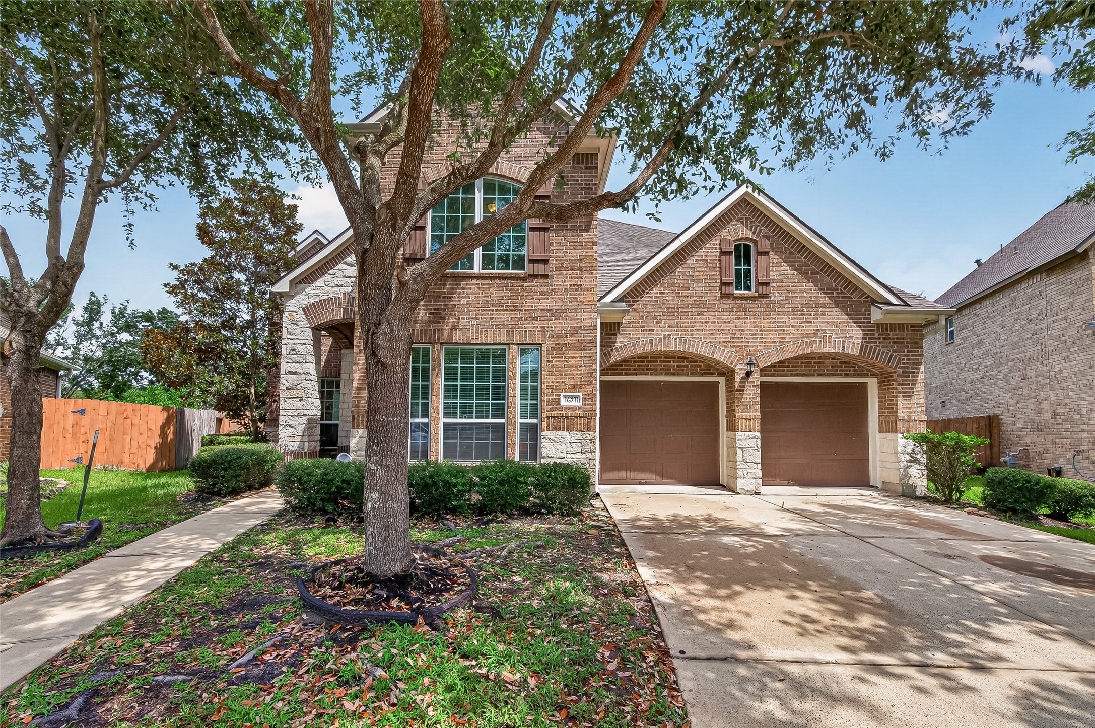 Welcome home to 16911 N Aliana!