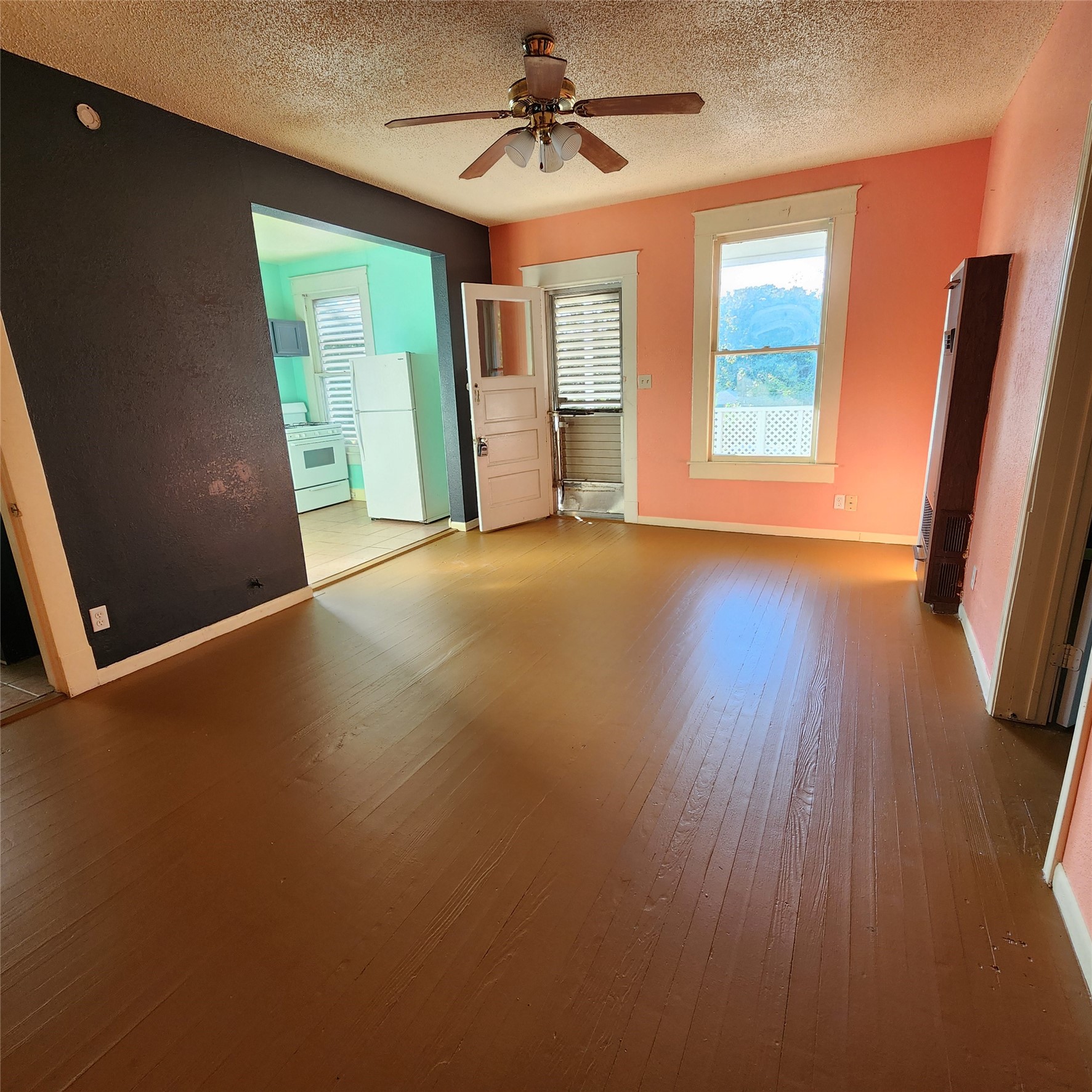 4401 Avenue Q 1/2, #2, Galveston, TX 77550 4401 Avenue Q 1/2, #2, Galveston, TX 77550