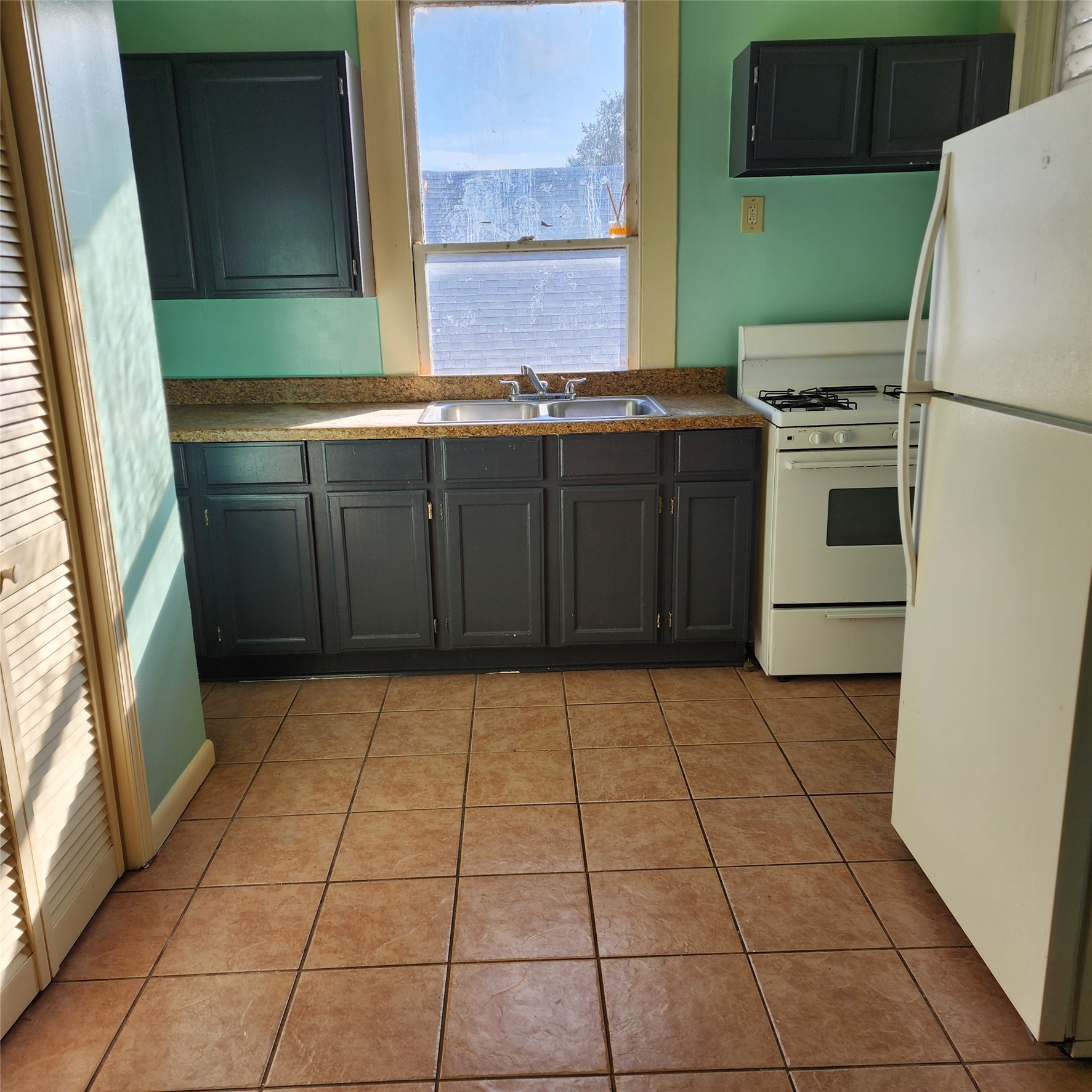 4401 Avenue Q 1/2, #2, Galveston, TX 77550 4401 Avenue Q 1/2, #2, Galveston, TX 77550