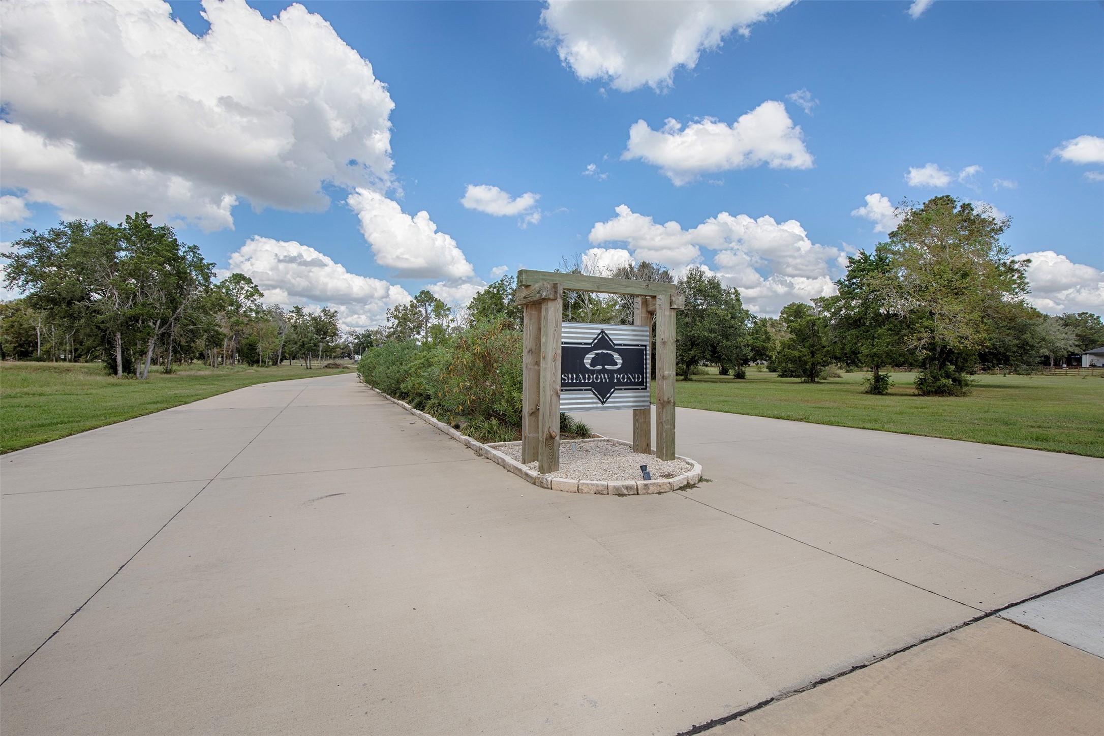 2710 Whispering Pine Drive, Alvin, TX 77511