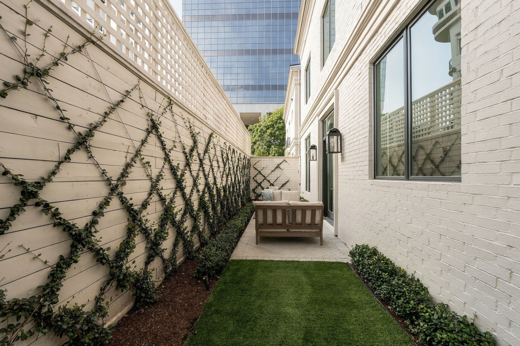 13 Wentworth Gate Path, Houston, TX 77027