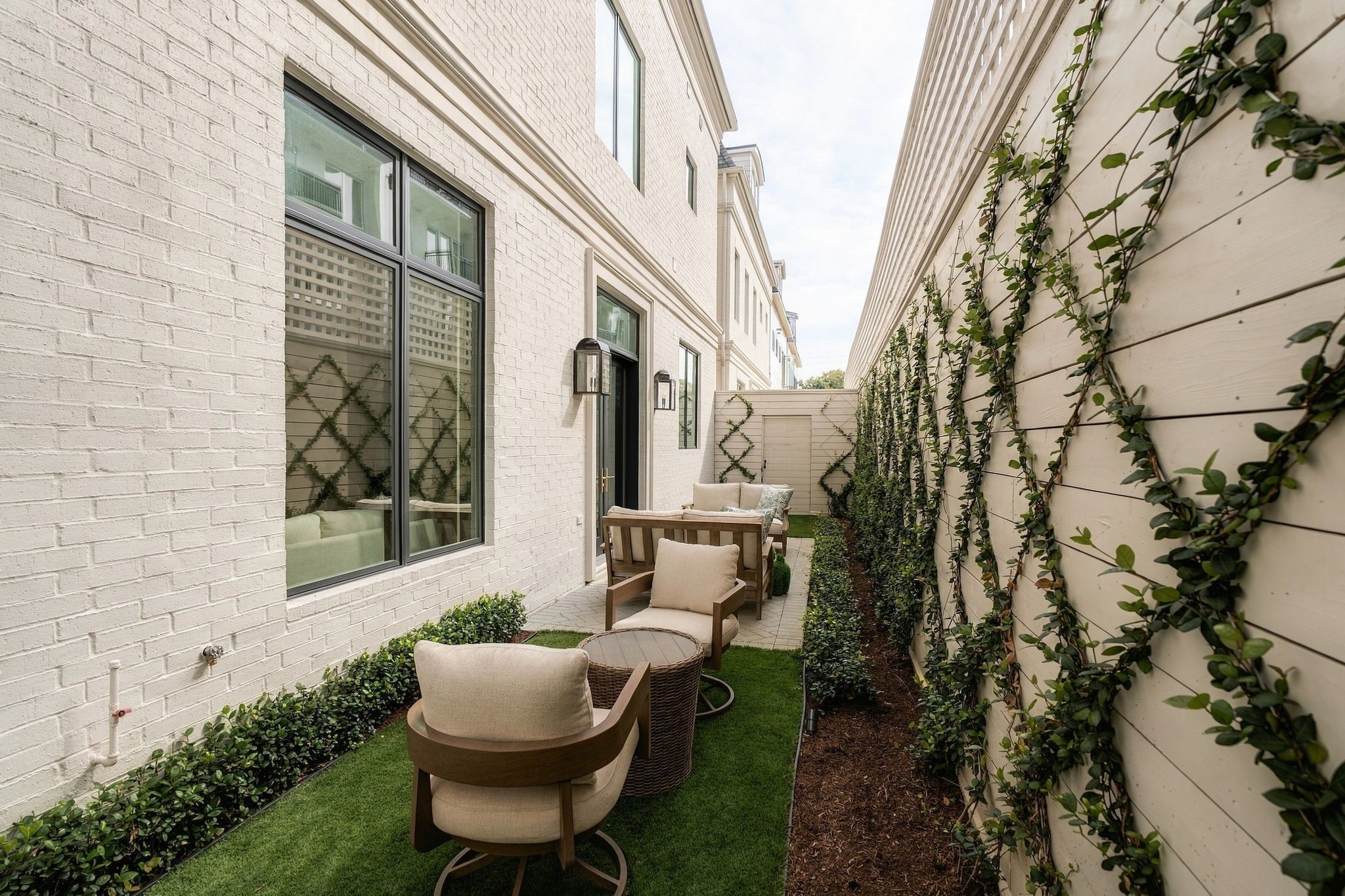 13 Wentworth Gate Path, Houston, TX 77027