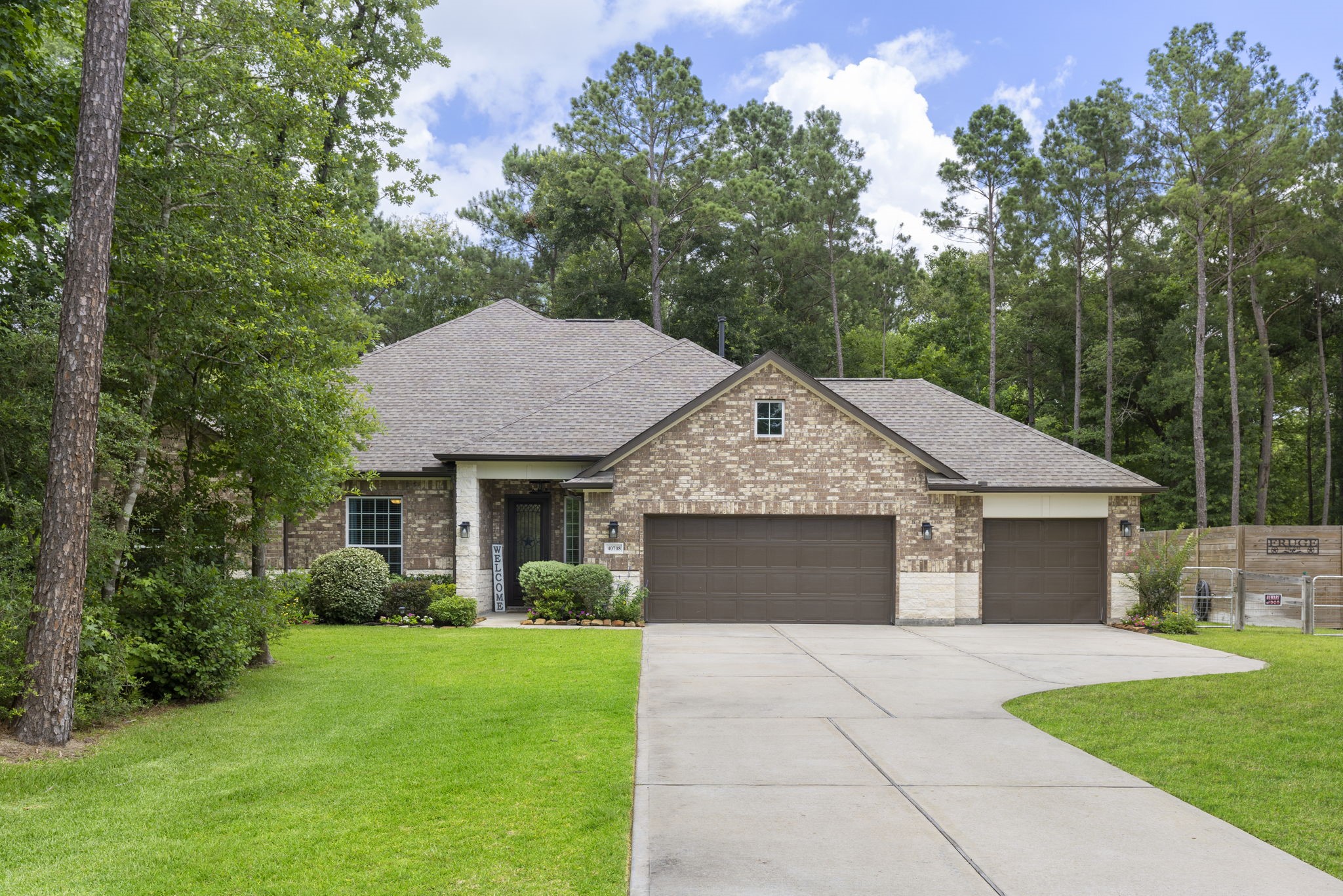 40708 Lost San Saba Lane, Montgomery, TX 77316