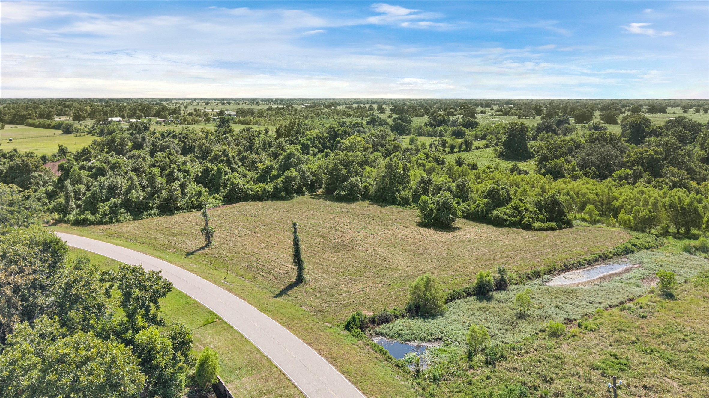 22810 Pittman Drive, Angleton, TX 77515
