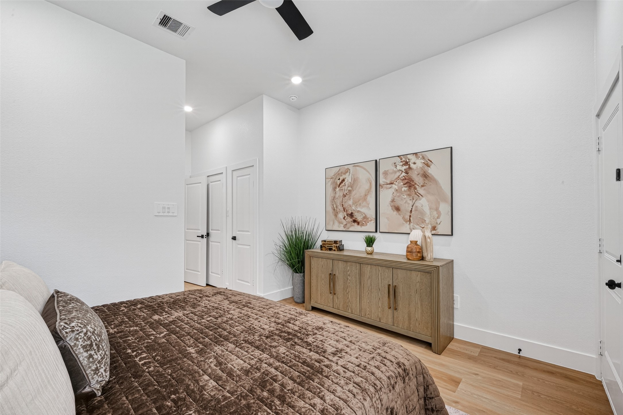 7836 Nashville St Unit B Street, Houston, TX 77028