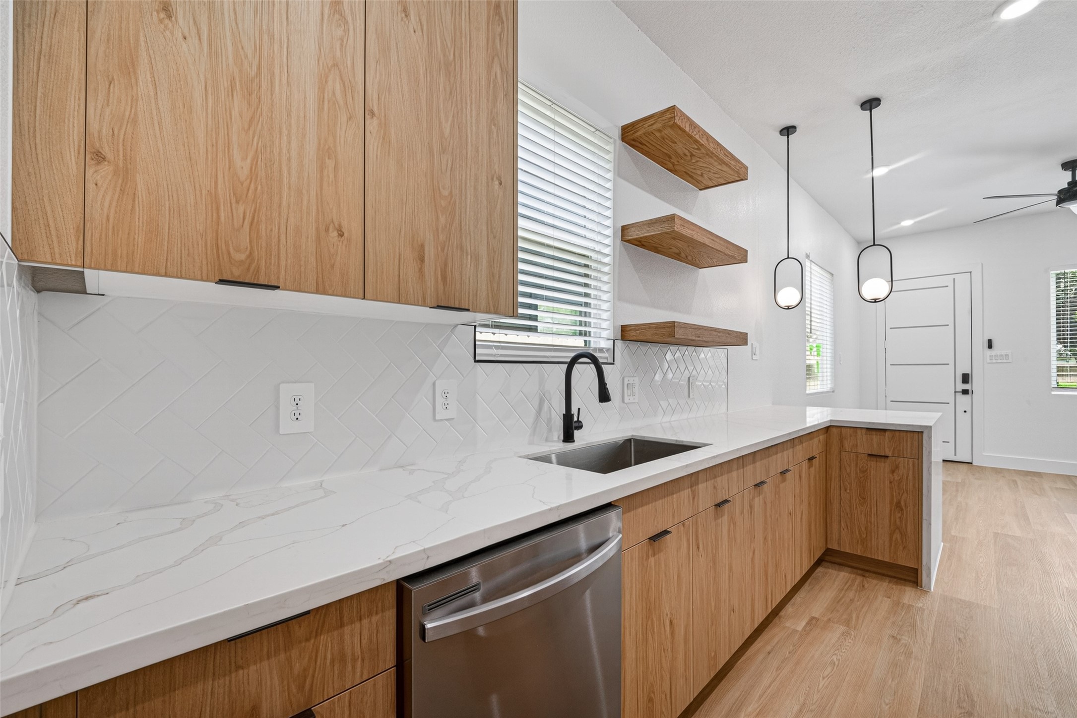 7836 Nashville St Unit B Street, Houston, TX 77028