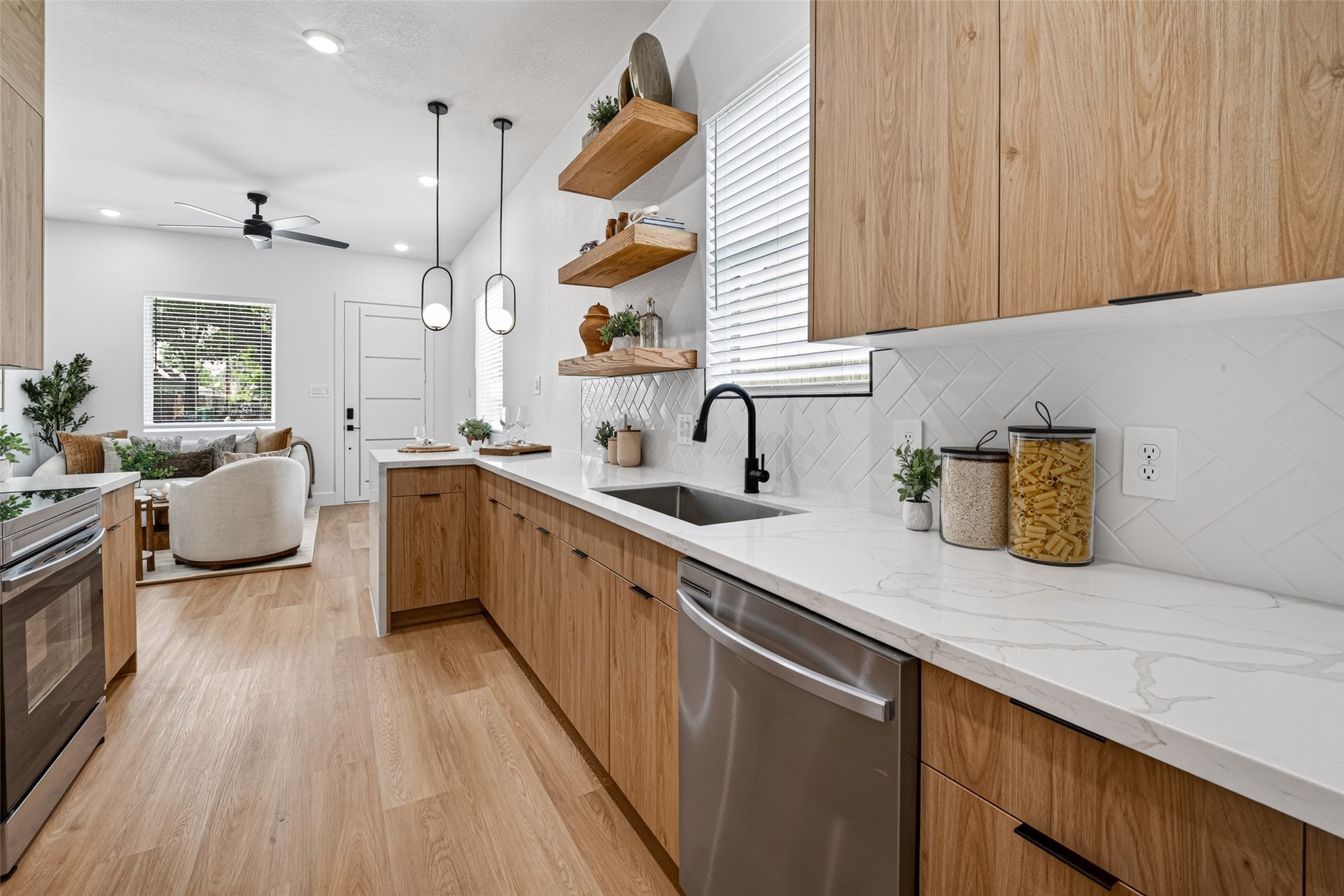 Ample counter and cabinet space