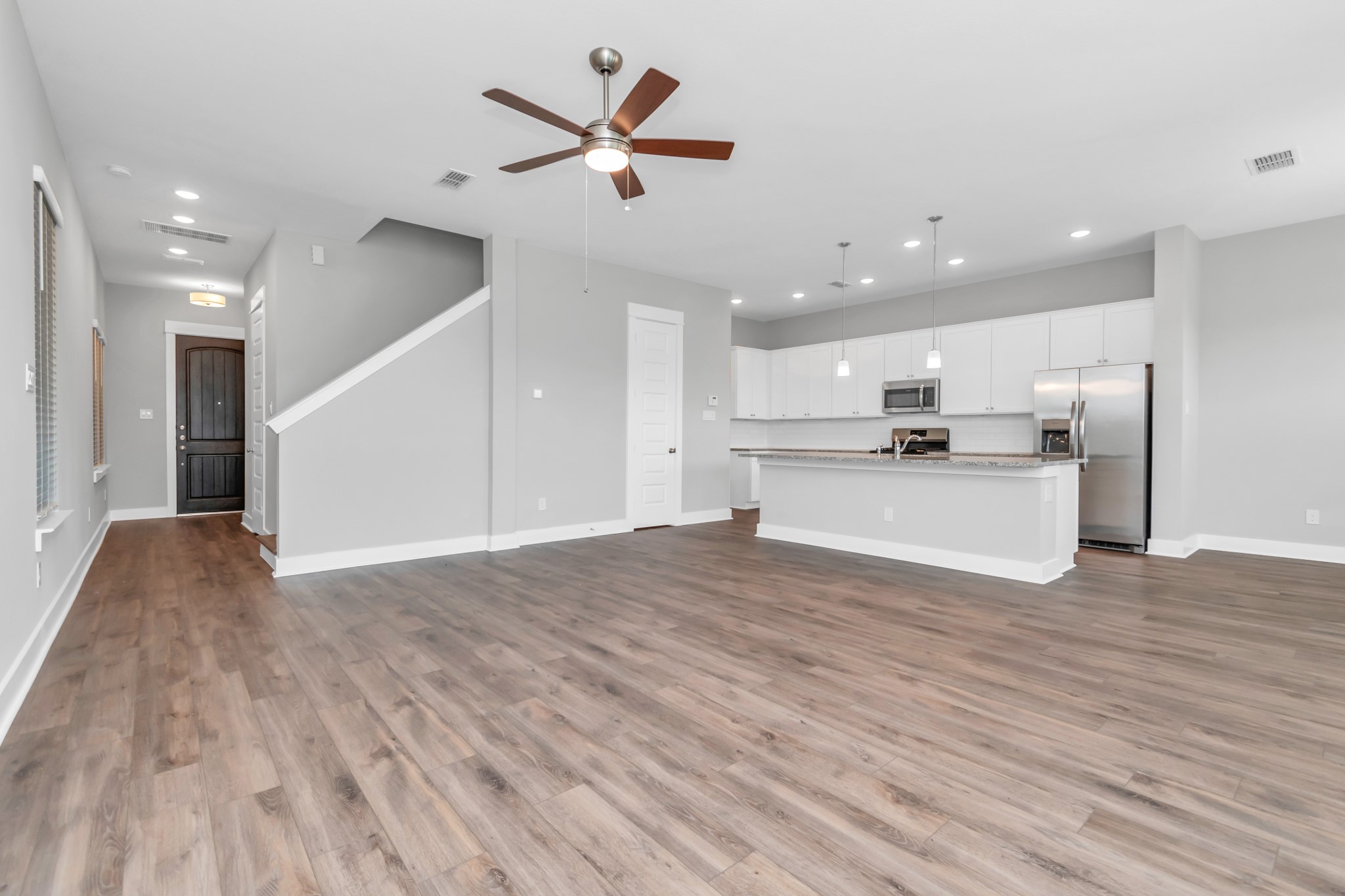 Stylish Island Kitchens with Open Concept Floor Plans.