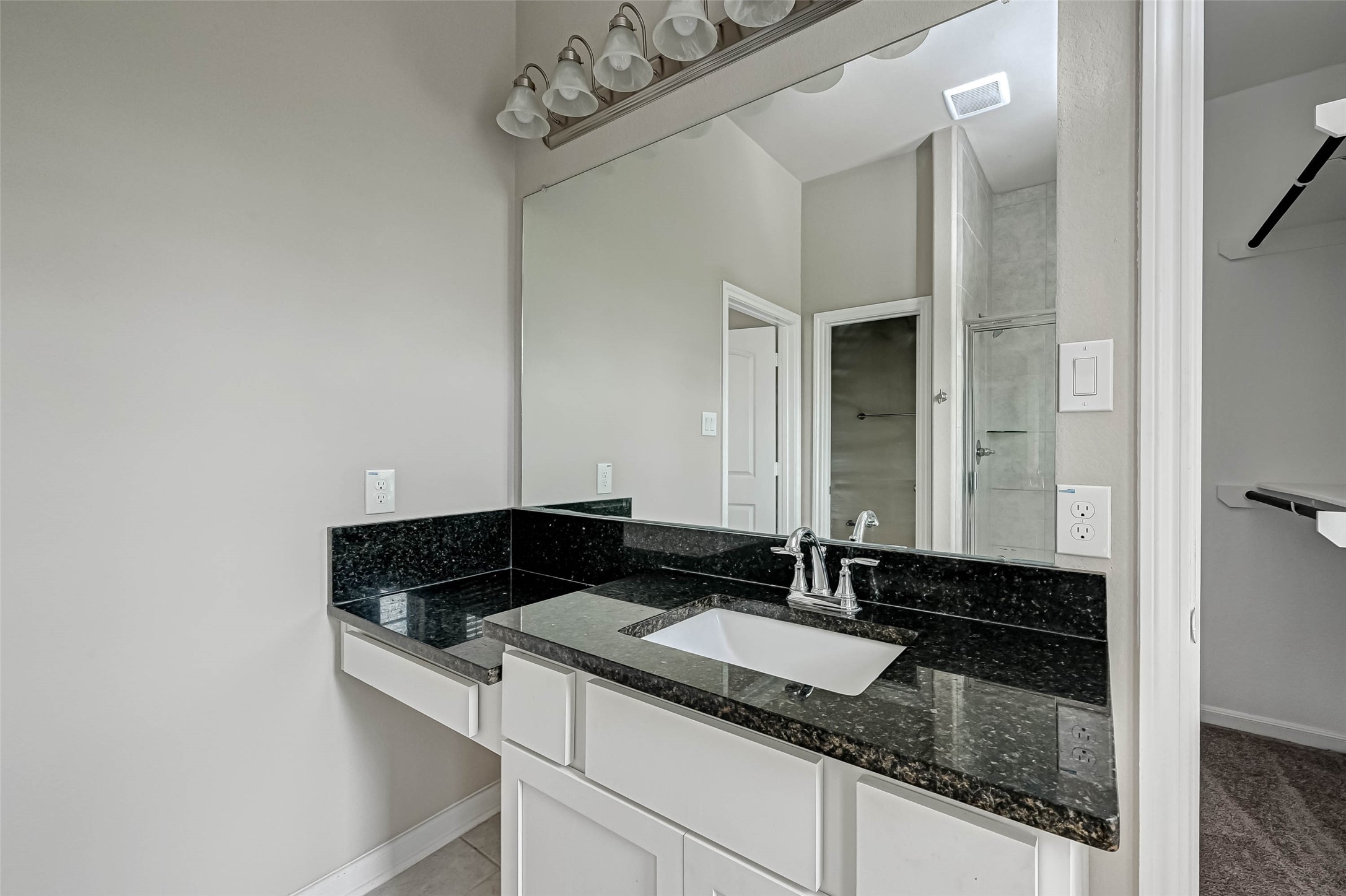 315 Biltmore Loop, Montgomery, TX 77316