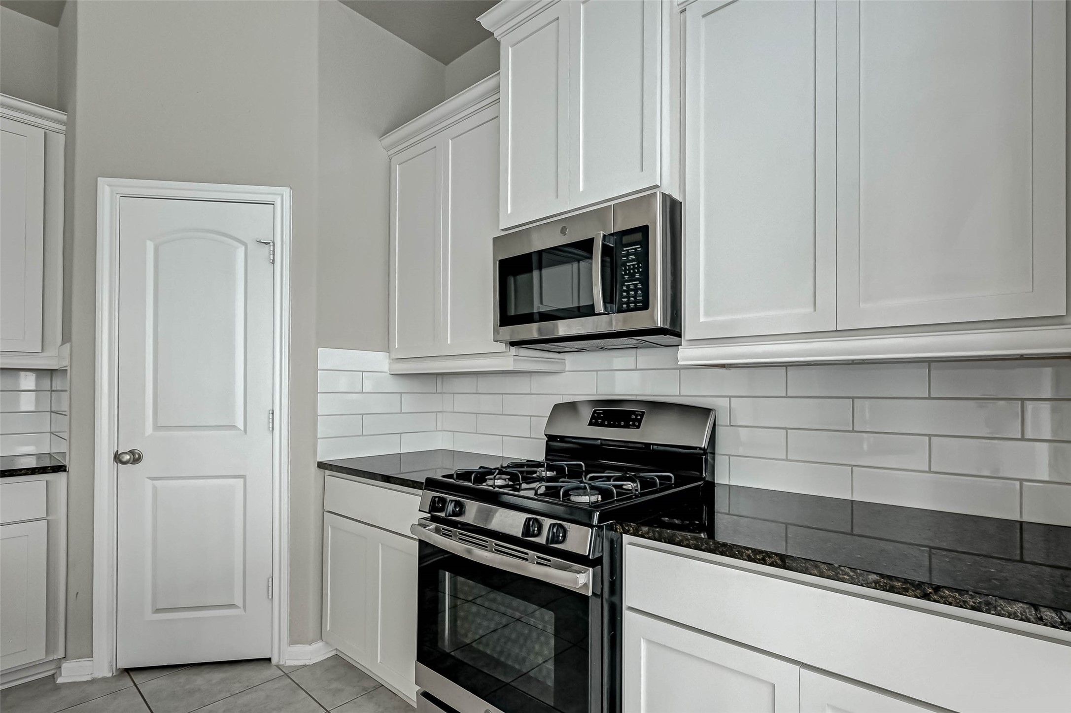 315 Biltmore Loop, Montgomery, TX 77316