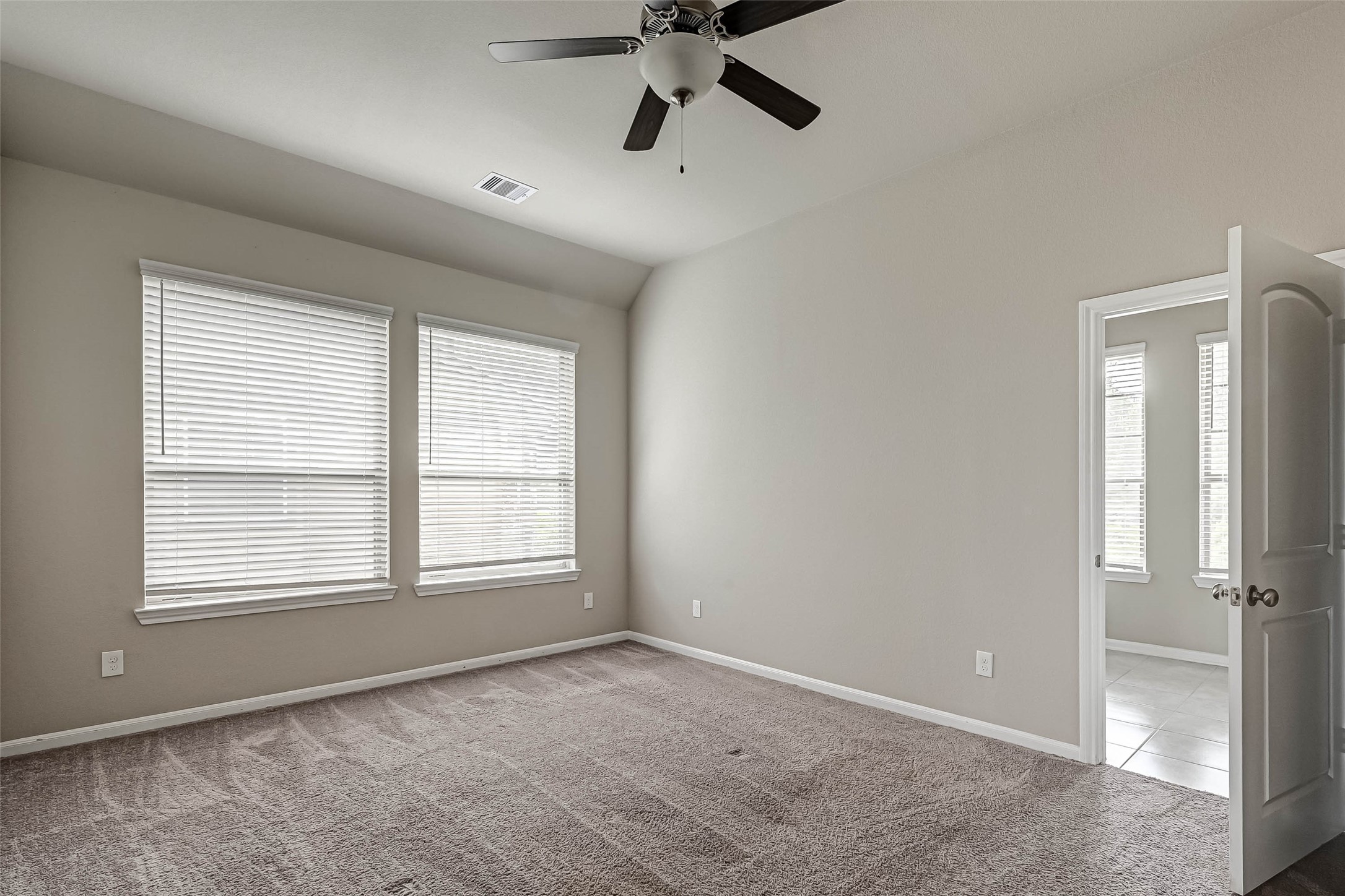 315 Biltmore Loop, Montgomery, TX 77316