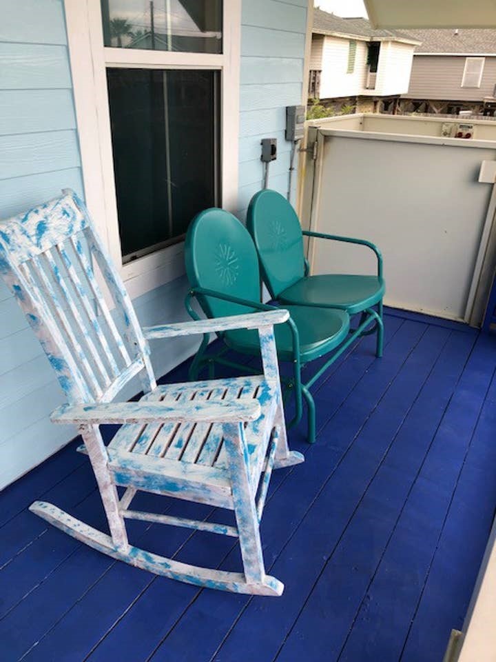 Cozy upstairs deck area. Cozy upstairs deck area.