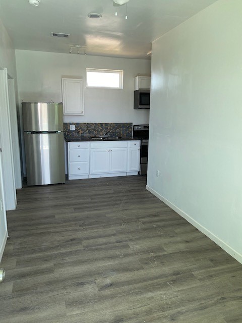 Open living-dining concept in duplex unit 2.