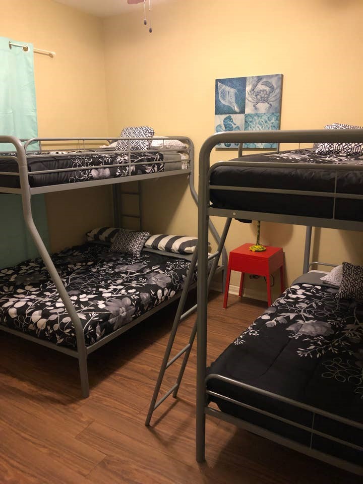 Second bedroom.